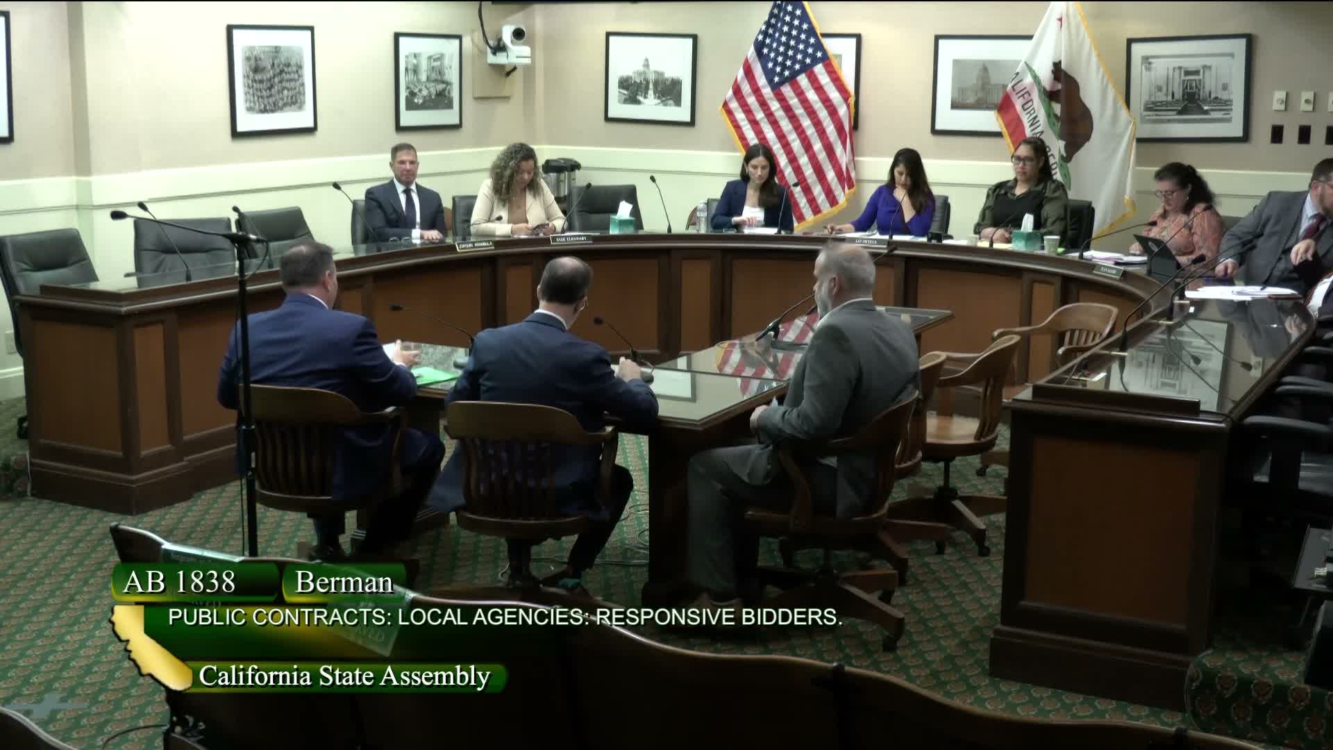 Panel advances bill to require contractors to disclose recent wage-and-hour violations in public-works bids