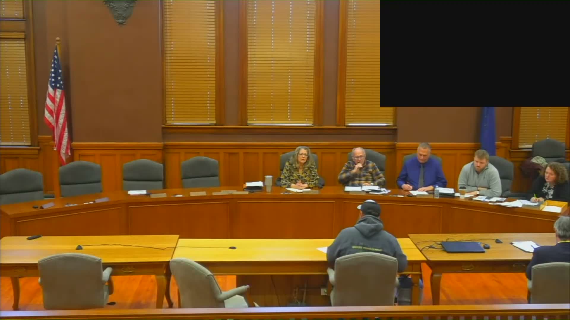 Pulaski County commissioners approve routine business, OK restriction on campaign signs during early voting