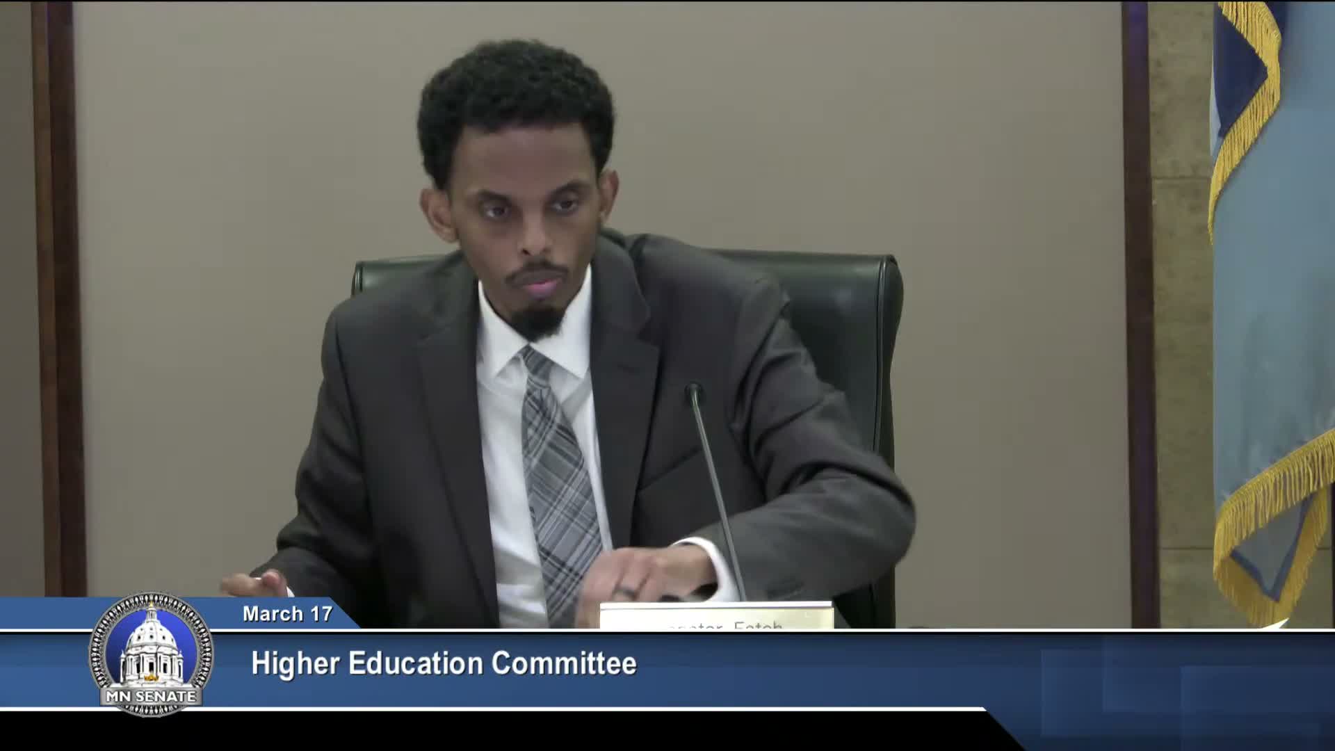 Sen. Duckworth advances bill to limit remedial tracking and require clearer student notice