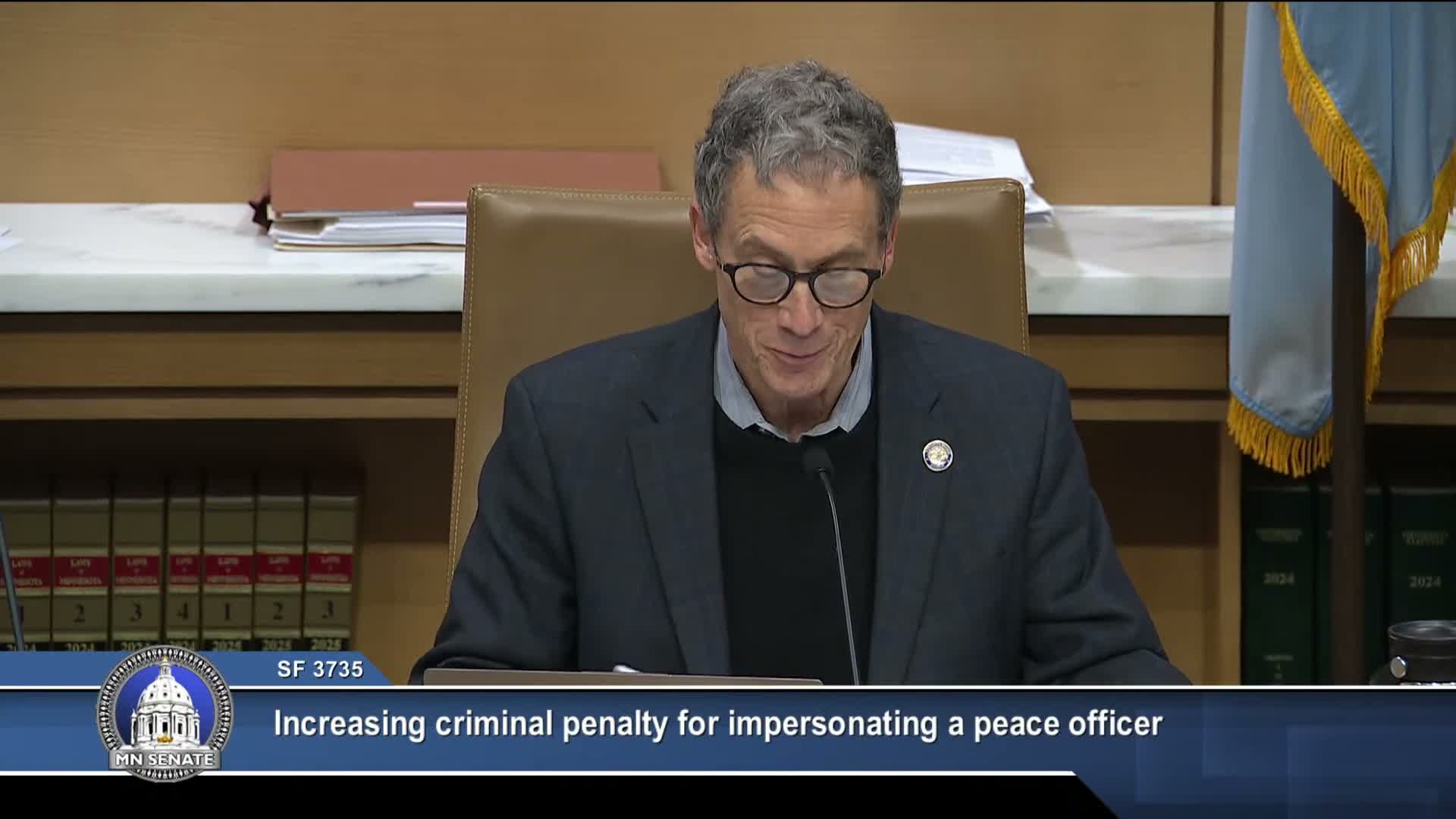 Minnesota senators move to stiffen penalties for police impersonation and bar sale of police‑style vehicles