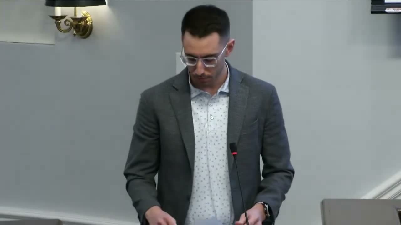 Council moves to approve Illinois Street Townhomes PUD after design changes