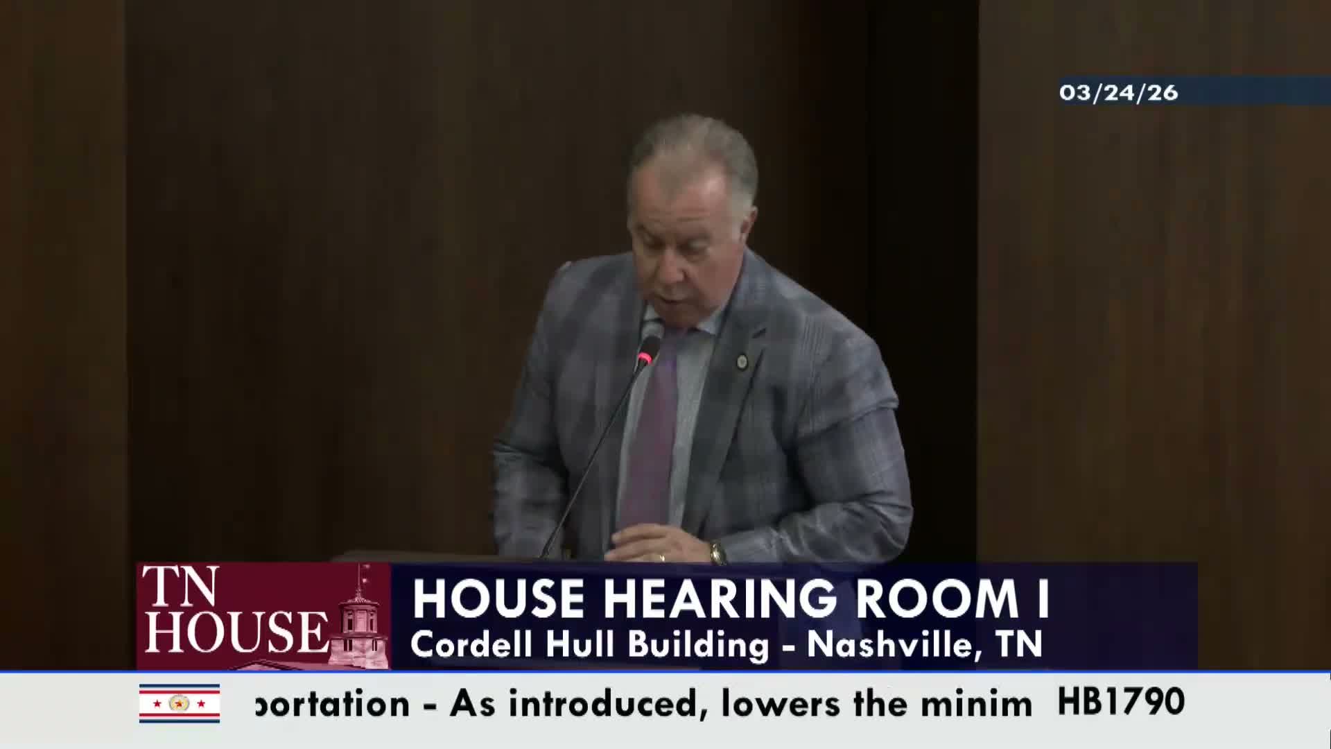 Committee approves lowering optional minimum age for school bus drivers from 25 to 23