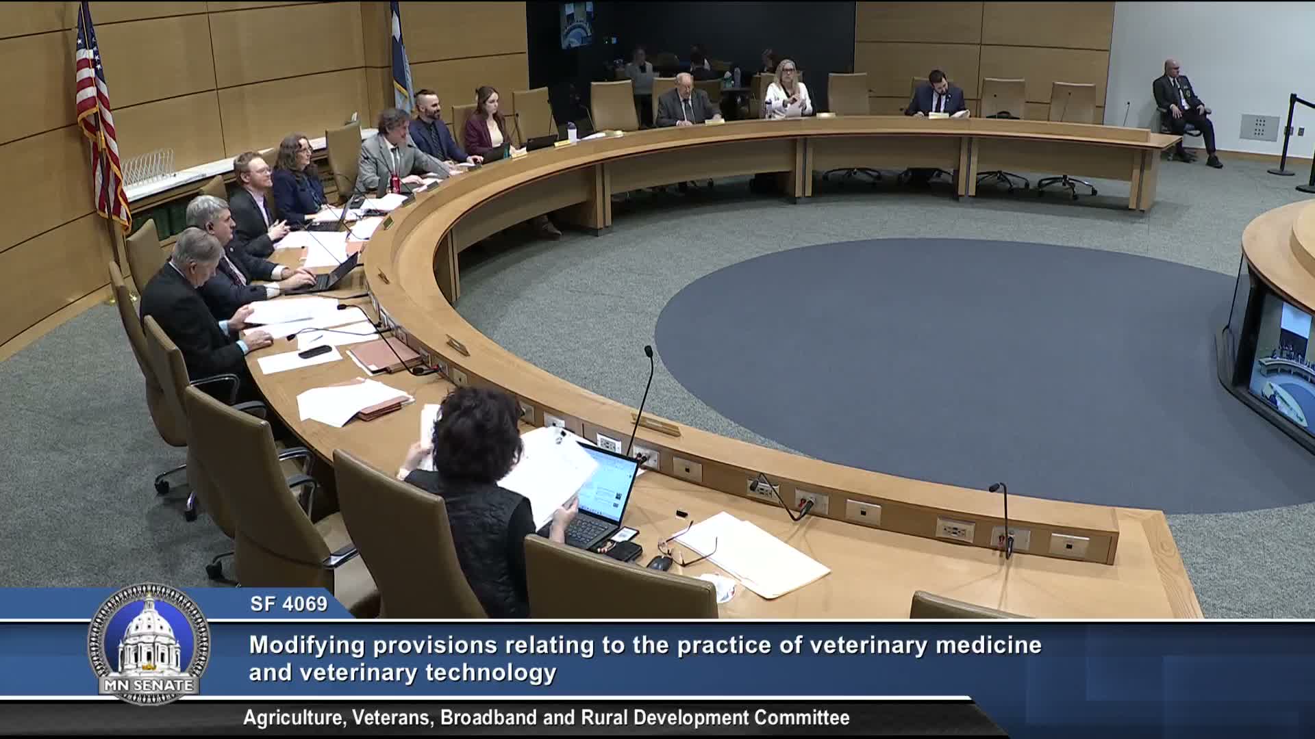 Senate committee sends veterinarian and vet‑tech bill to the floor