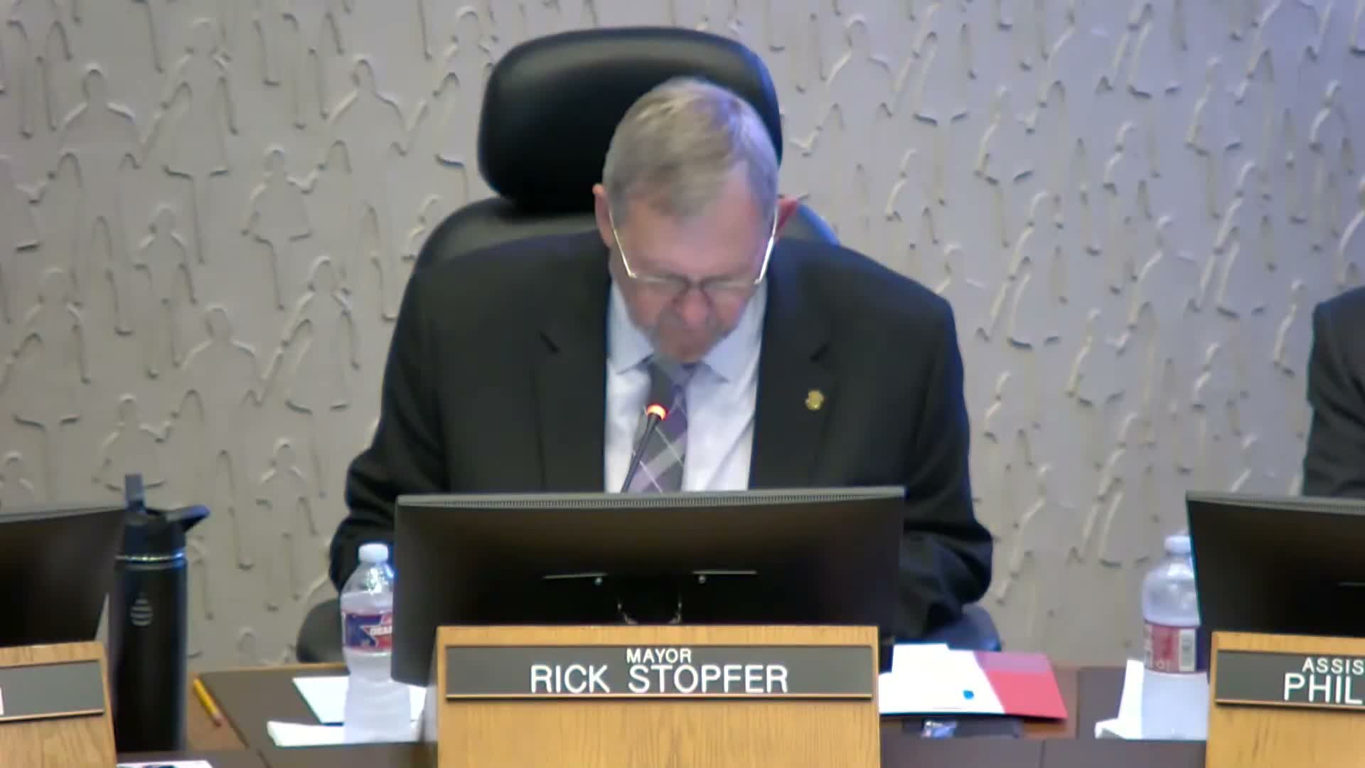 Irving council denies accessory‑structure variance at 406 Charles Drive