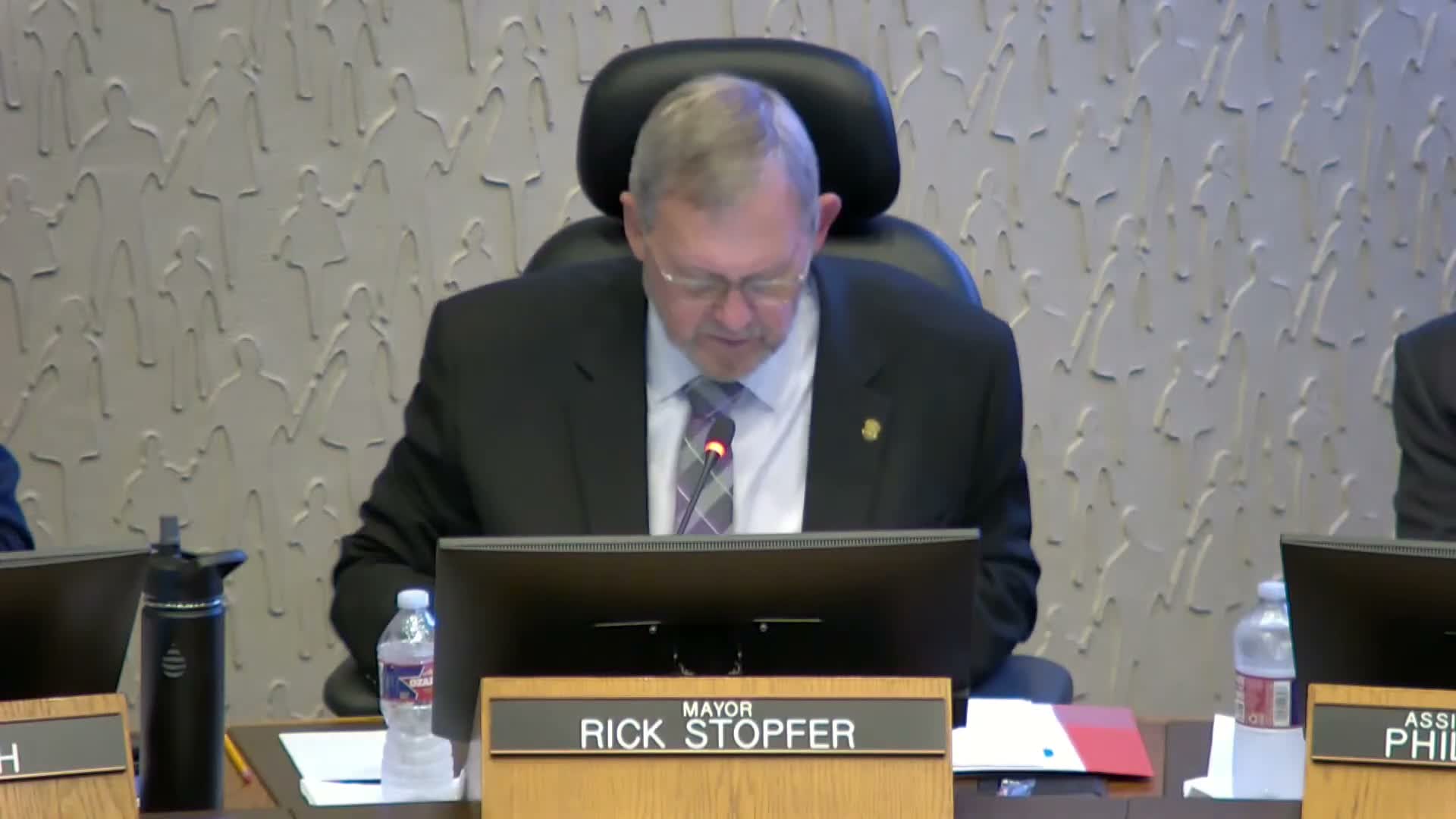 Council approves comprehensive‑plan and zoning changes for Southern Junction site after applicant drops truck‑repair use