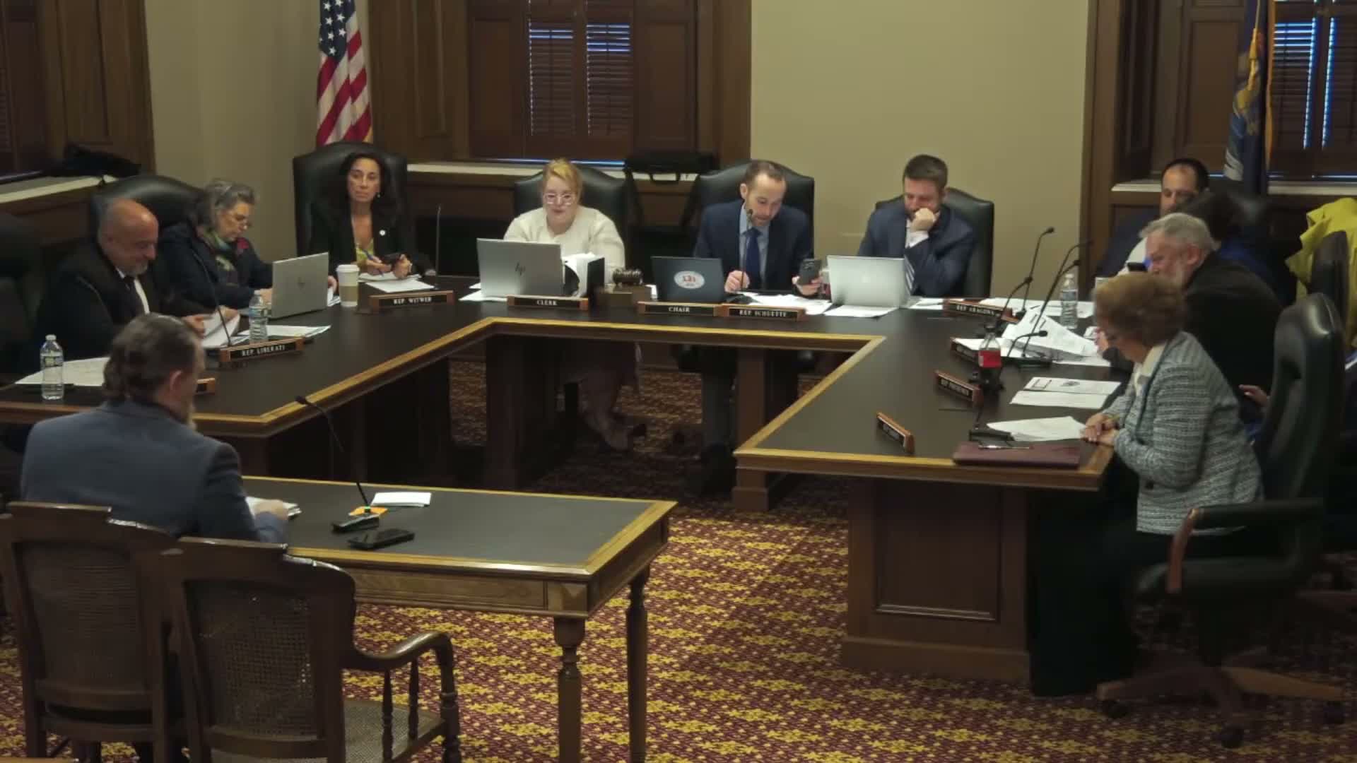 Committee urged to restore nurse practitioners' authority to sign disability placard forms (HB 5644)