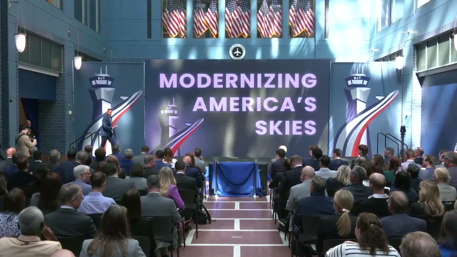 DOT, FAA announce accelerated rebuild of U.S. air‑traffic control and name Peraton integrator