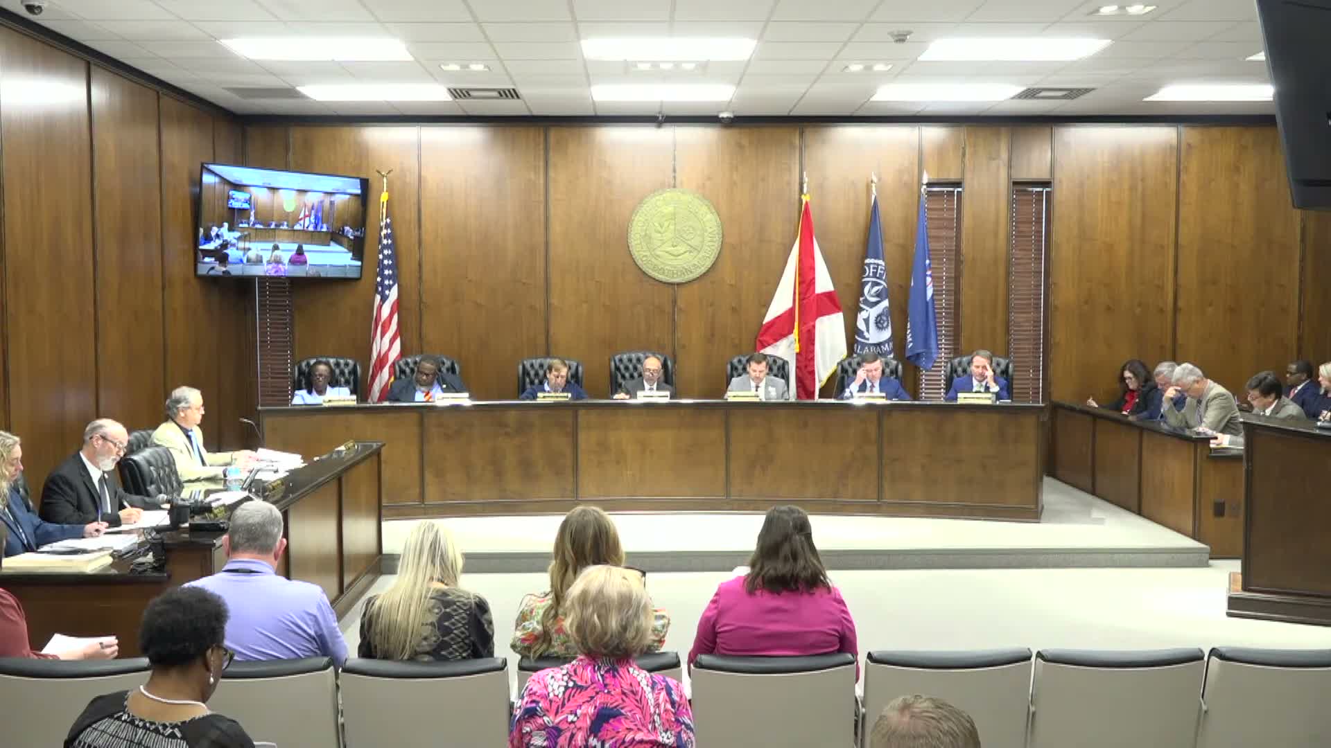 Dothan City Commission approves entertainment-district sign exemption, backs workforce MOU and a $250,000 Byrne grant