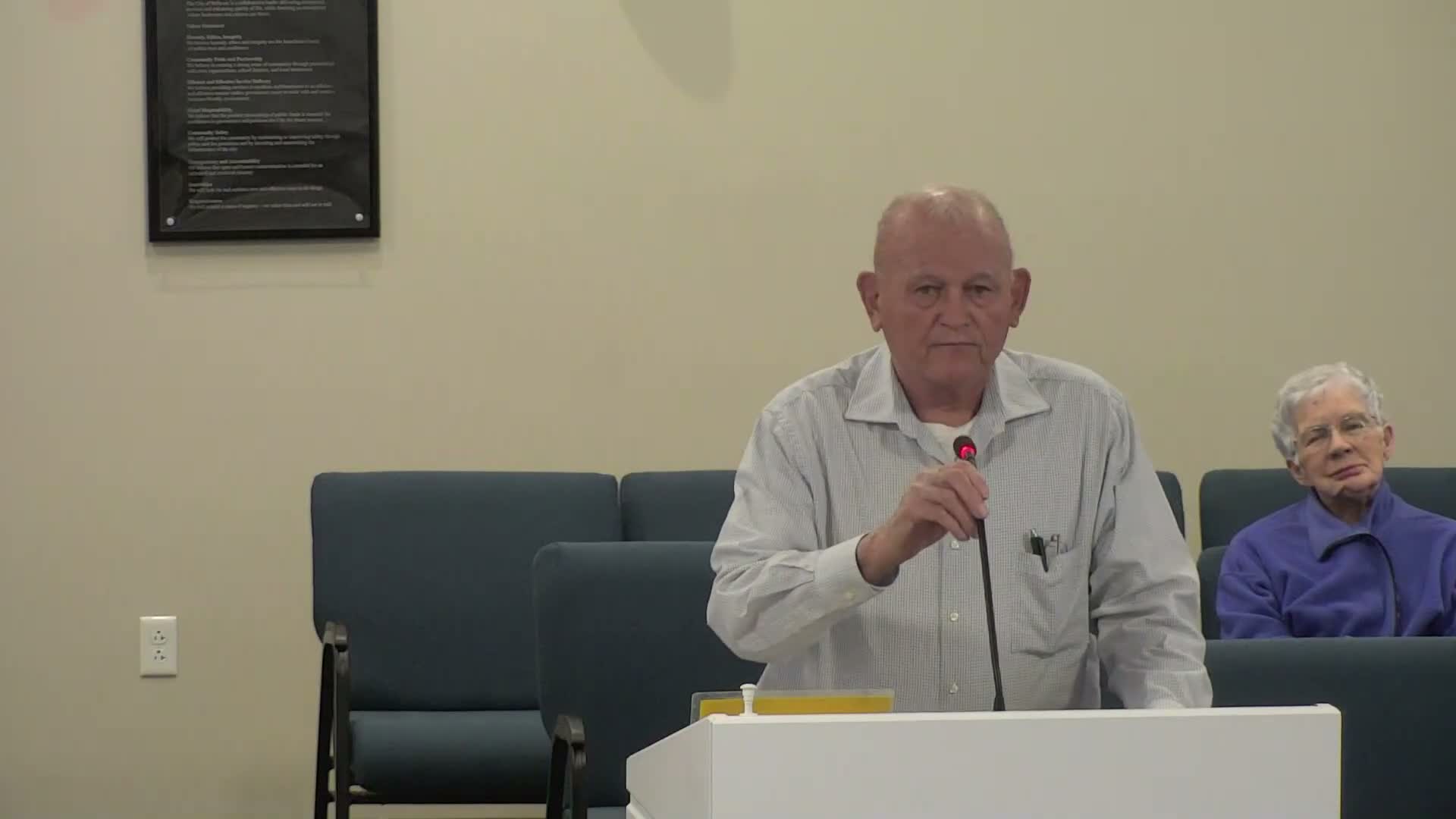 Bellevue homeowner presses council over survey, council approves small‑plat to 'clean up' property lines