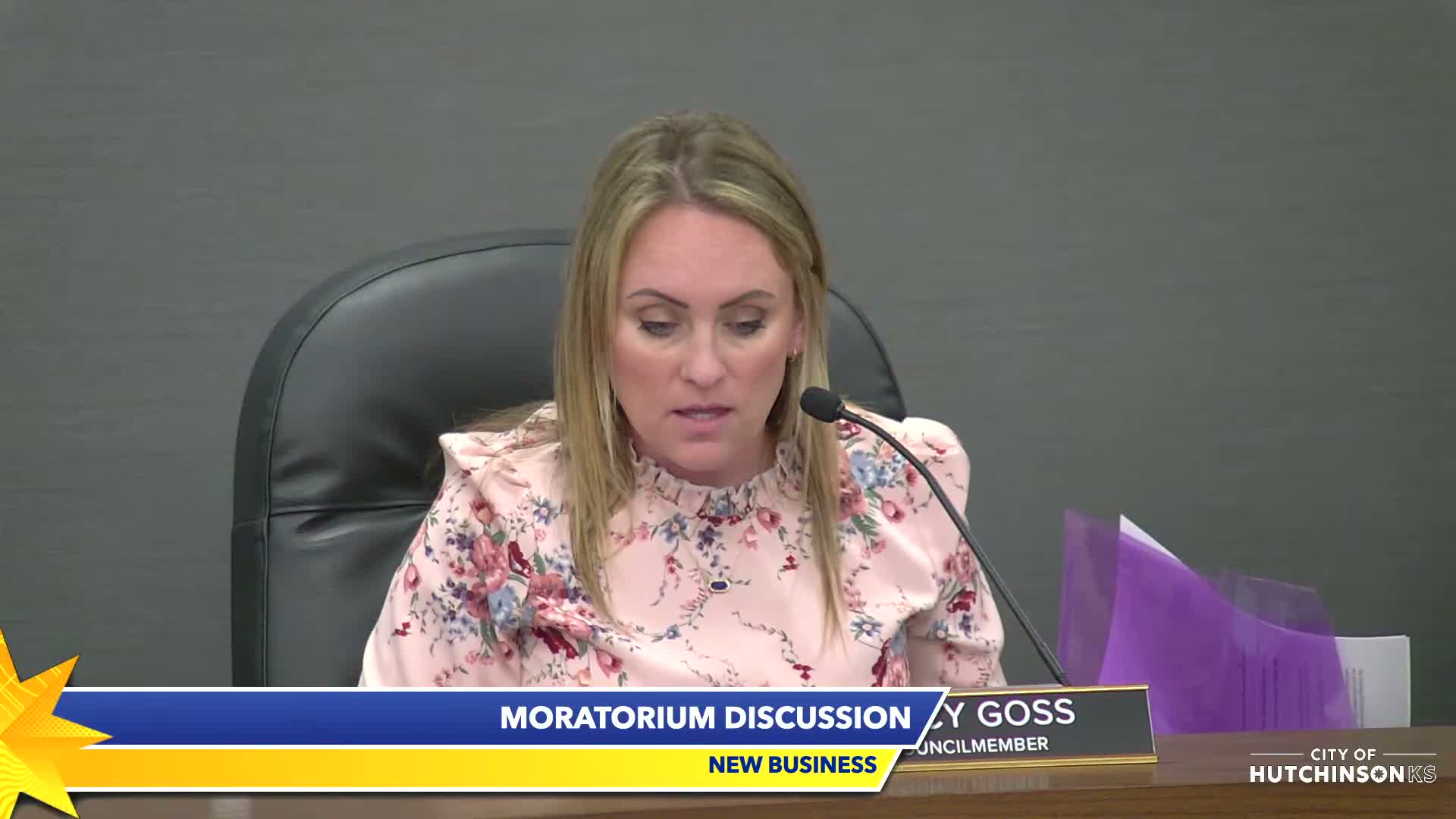 Hutchinson council debates moratorium on data centers and battery storage; staff to craft zoning options