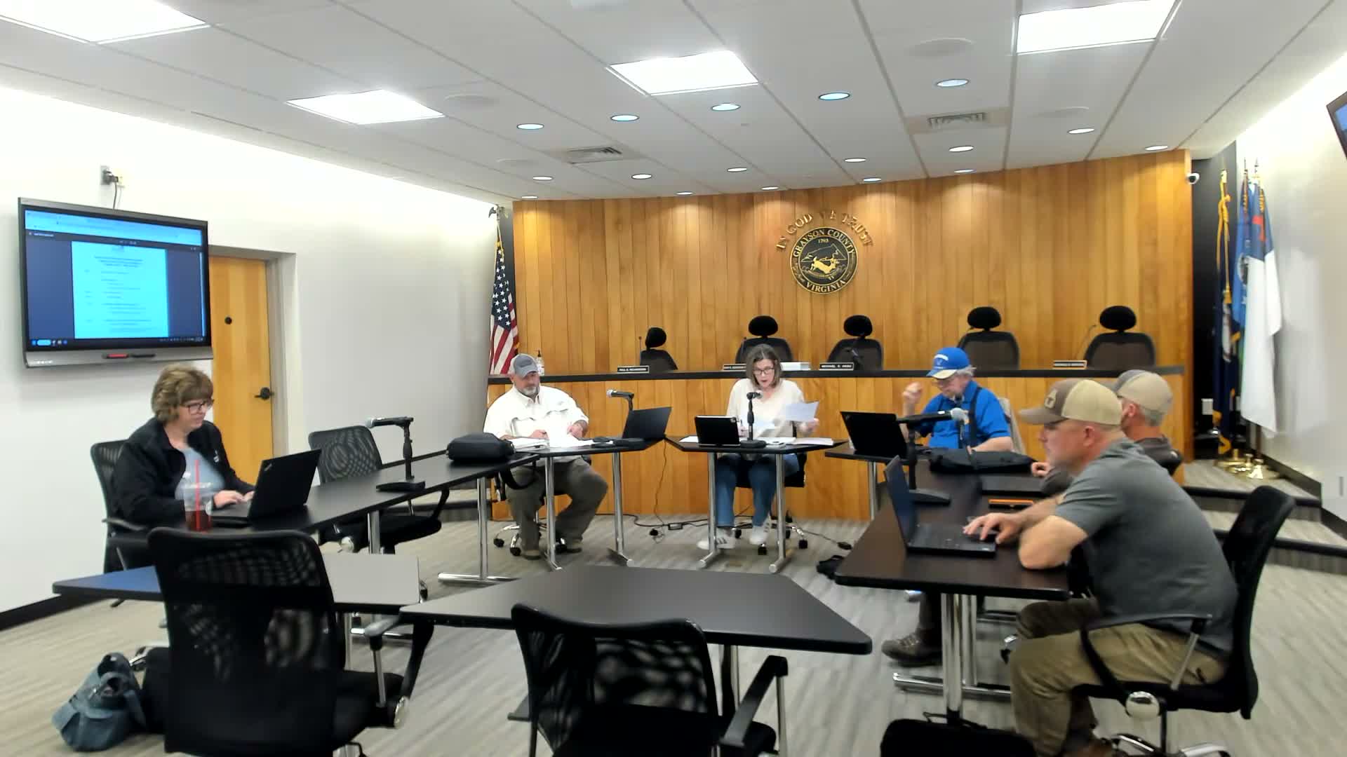 Grayson County planners debate family-sale hold, clarify right-of-way language and fees