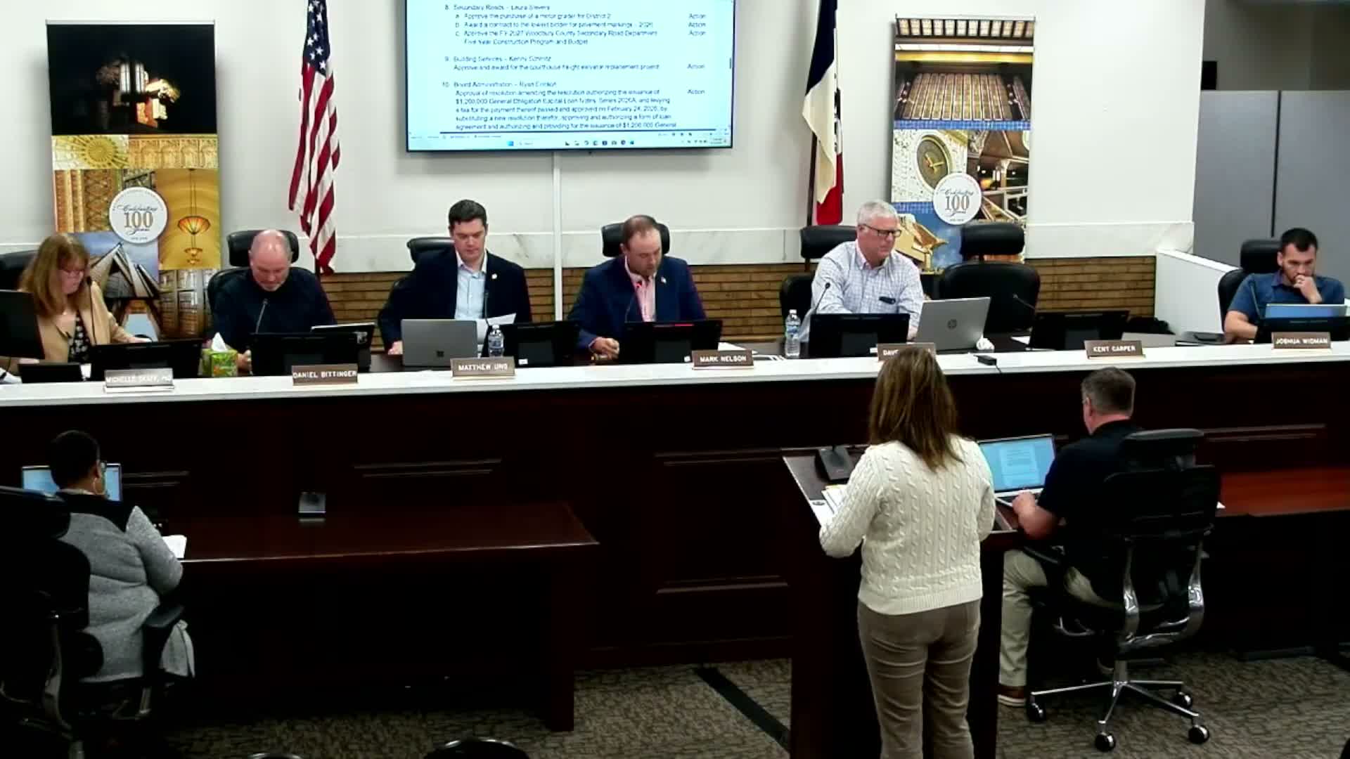 Woodbury County approves $39 million five‑year roads program and buys motor grader for District 2
