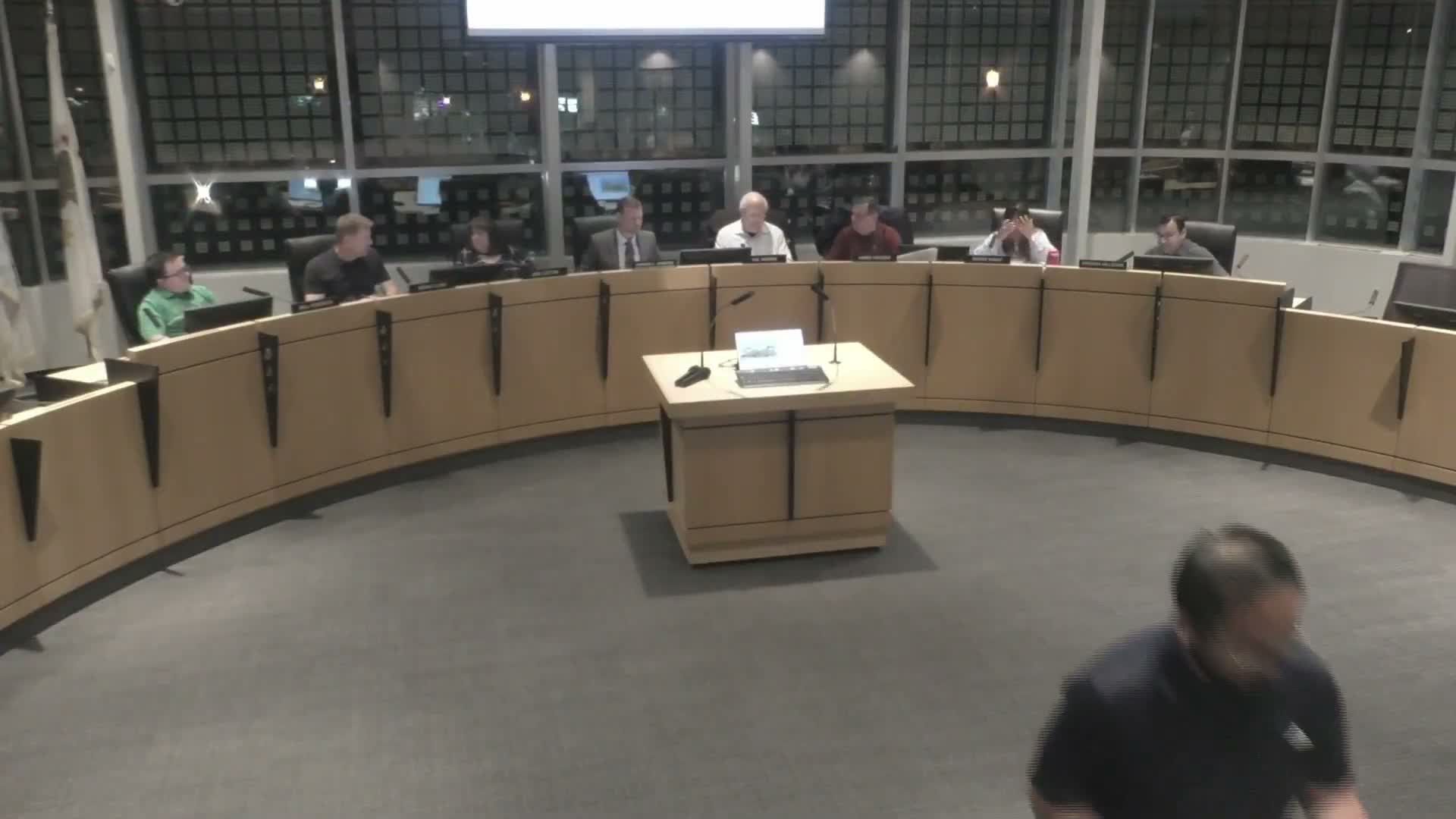 Commission backs rezoning, special-use recommendation for 309-unit South Milwaukee Avenue project
