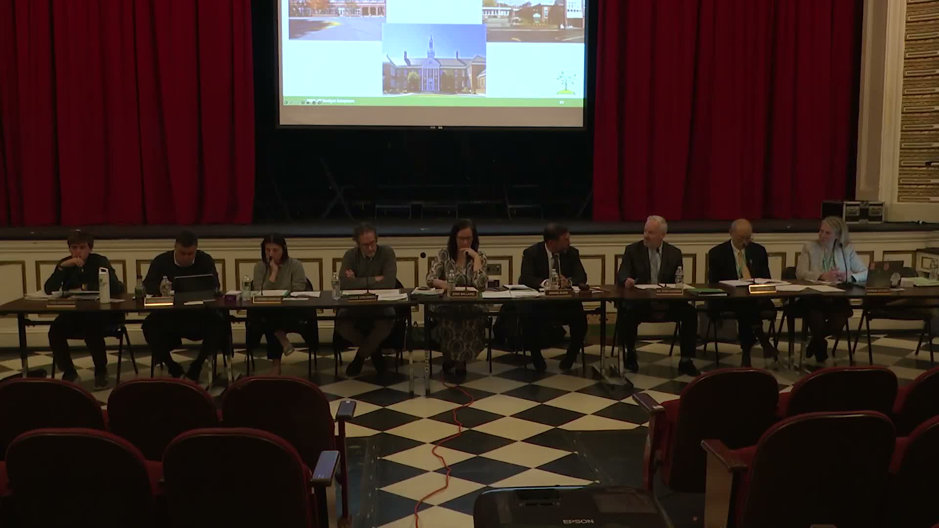 Board holds first reading of main-field lights policy; sets 150-hour annual cap and strict neighborhood notice