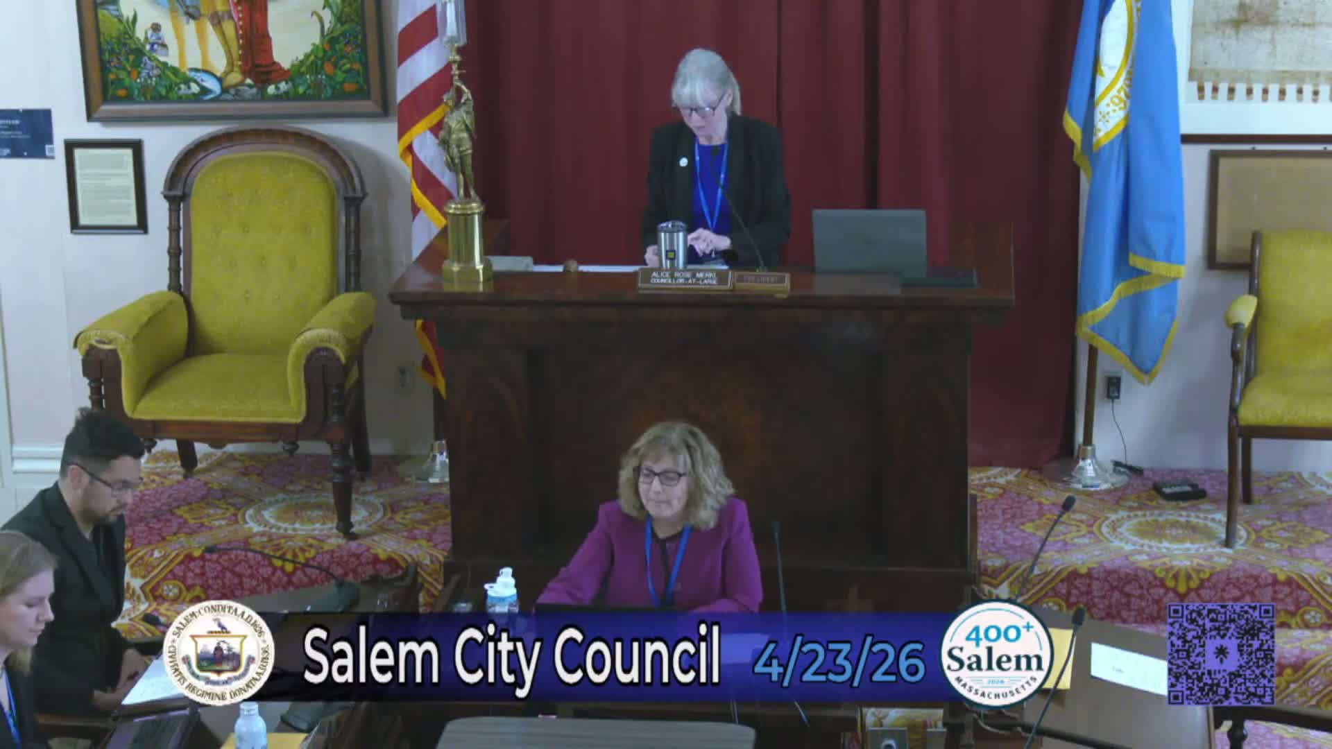 Council approves first passage of tour-bus parking ordinance amid debate over fees and definitions