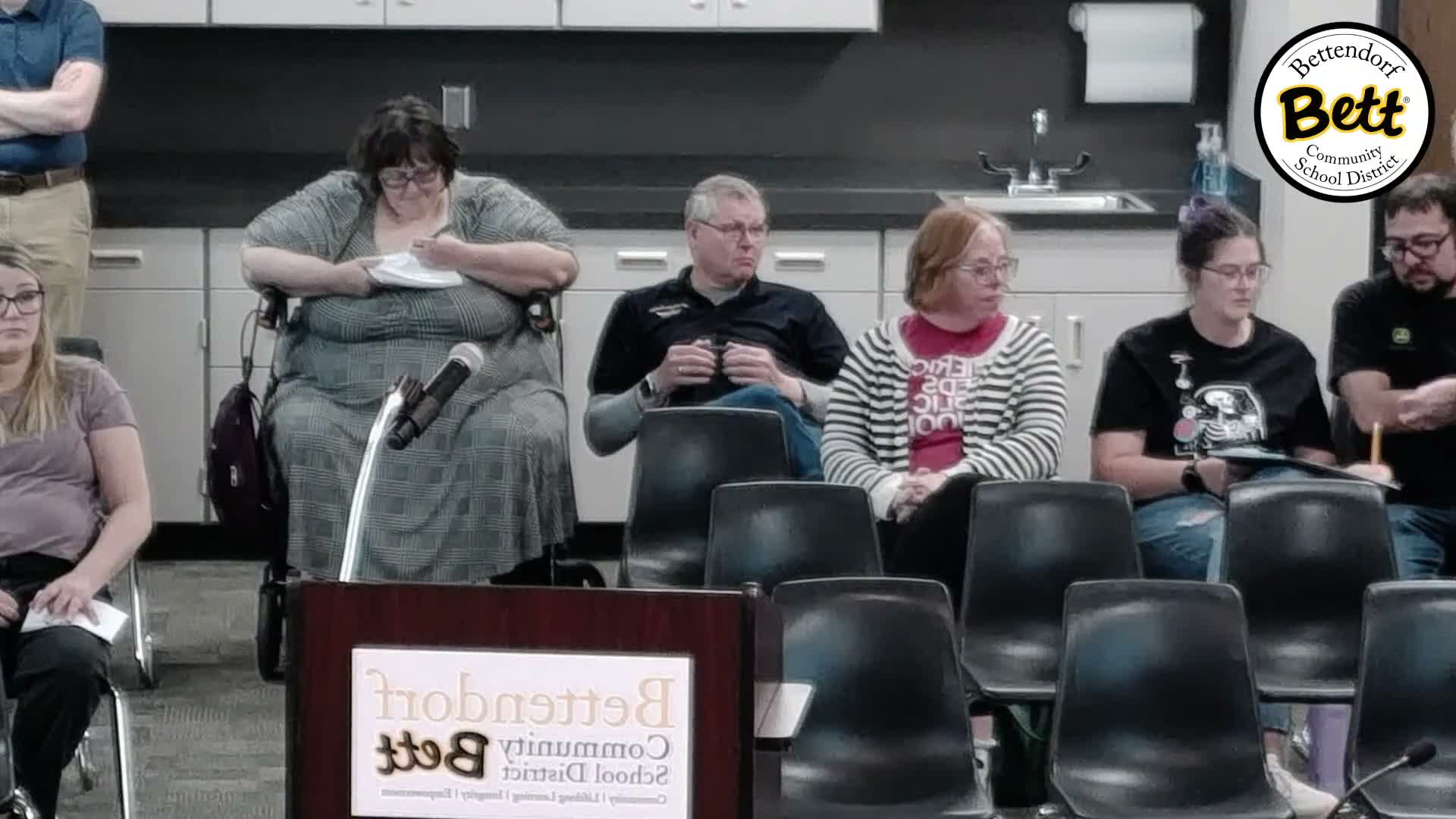 VEA president tells Bettendorf board tentative agreement reached but teachers report disrespect, retaliation and resignations