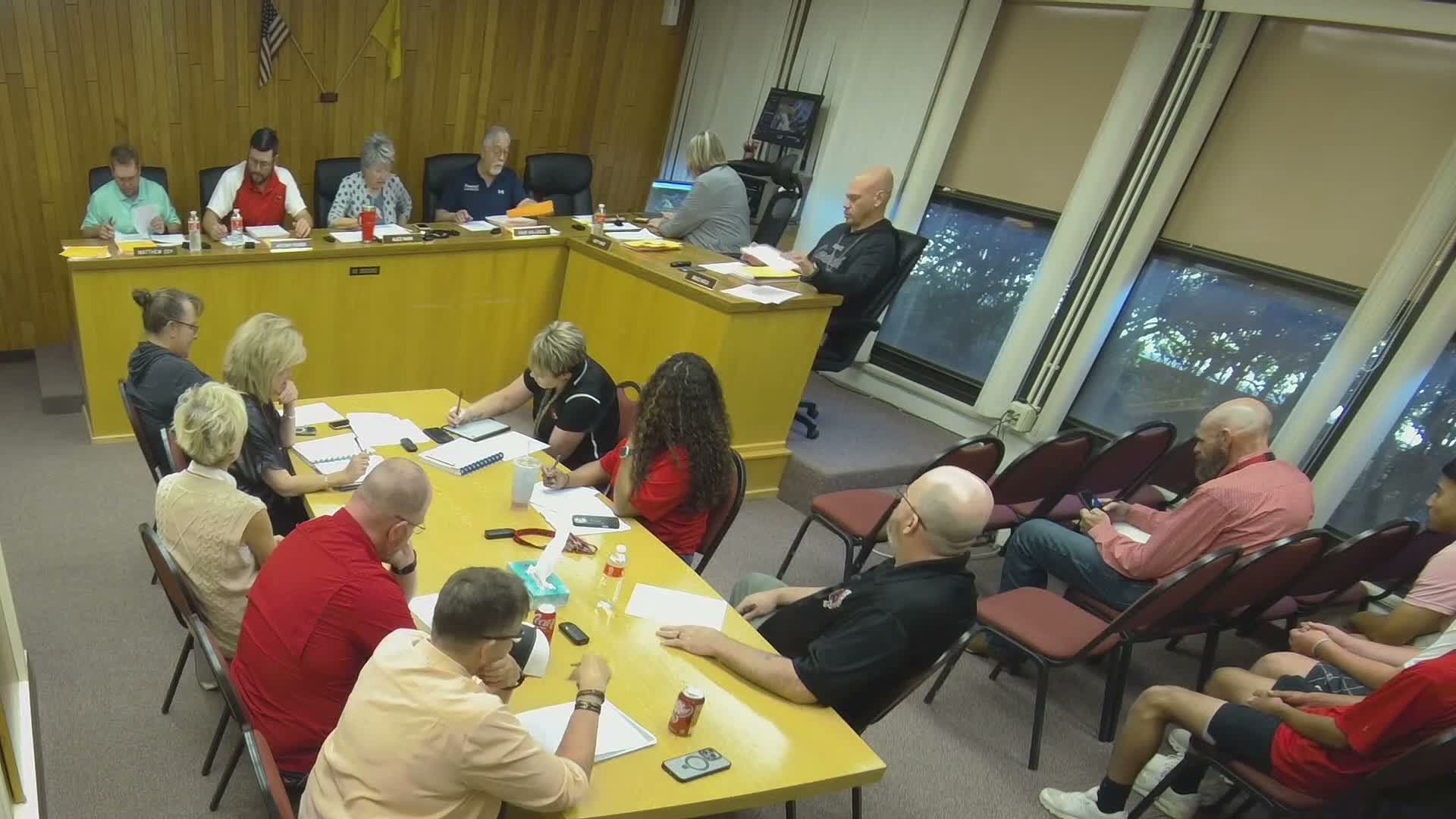 Eunice Municipal Schools board accepts clean audit, approves calendar, budget and a slate of contracts