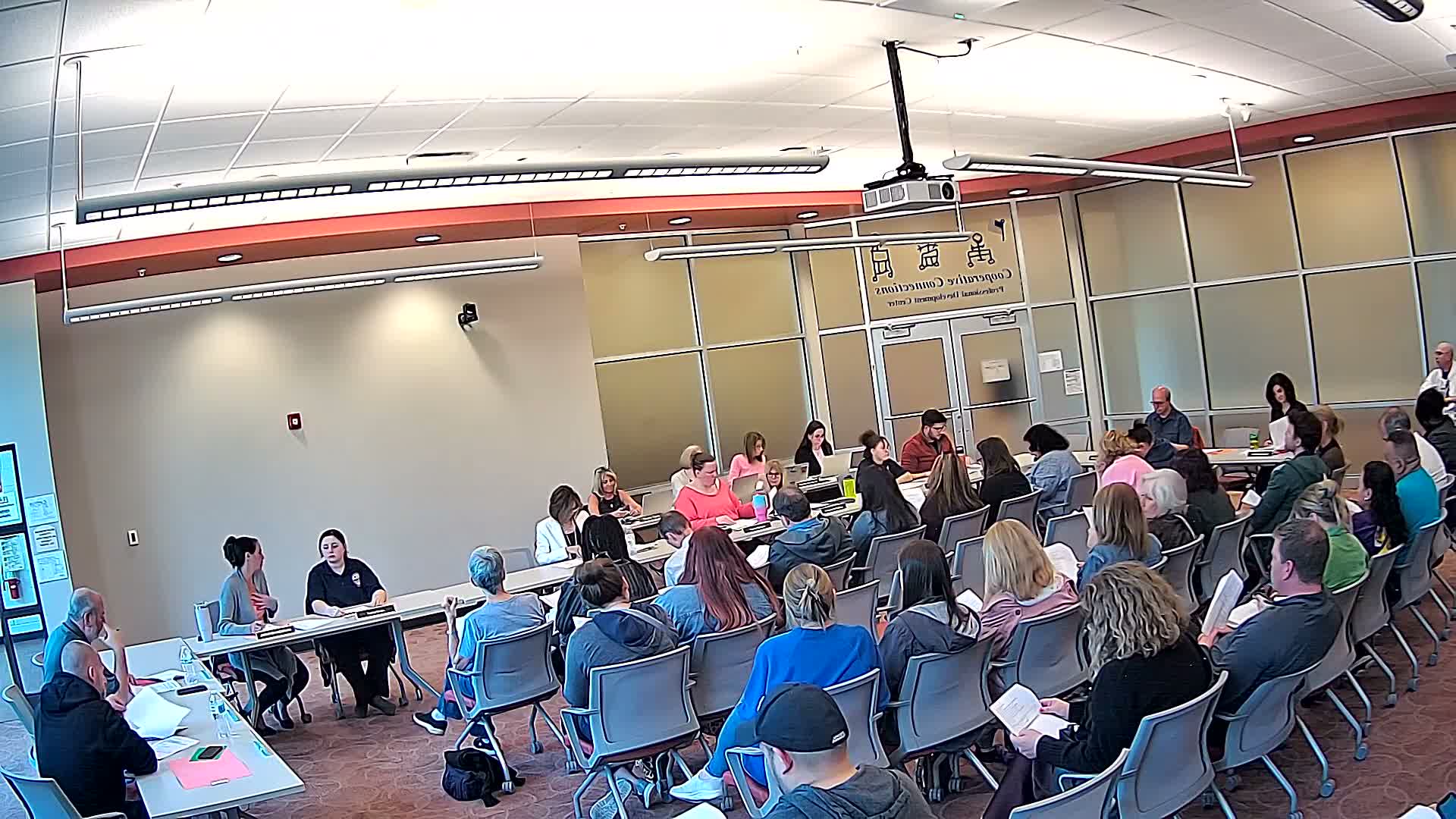 School board approves one-year extension for district transportation contract