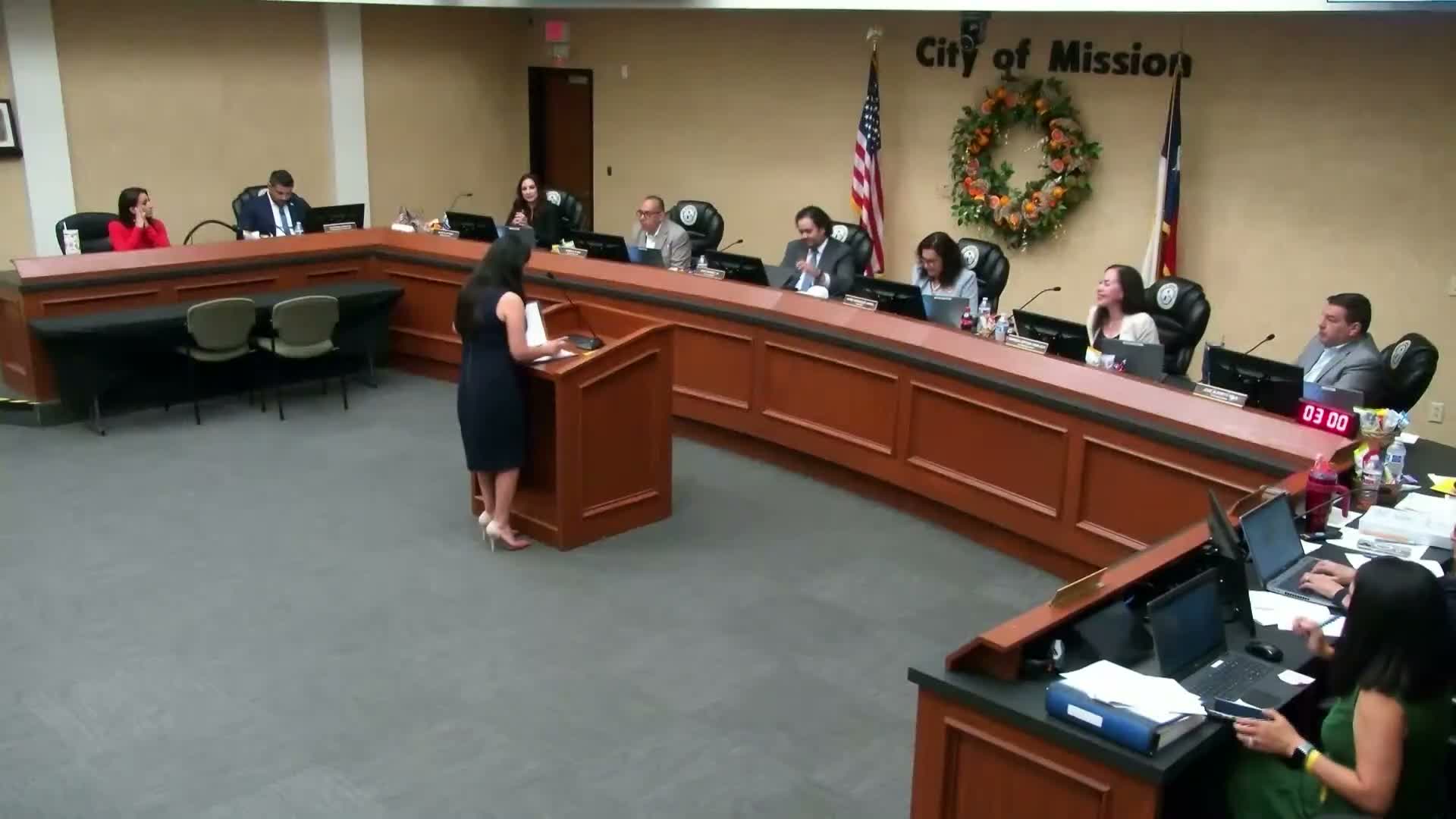 Mission EDC touts job wins, paid internship pilot and small‑business support