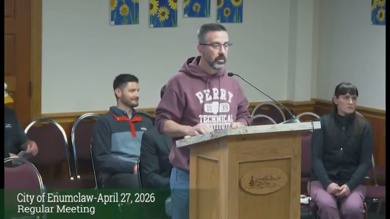 Residents press council on streaming meetings, off‑leash dogs, and pickleball noise