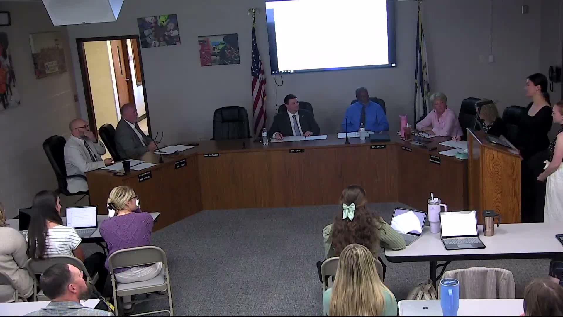 Student advisory council presents survey findings and countywide recycling pilot to Fayette County board