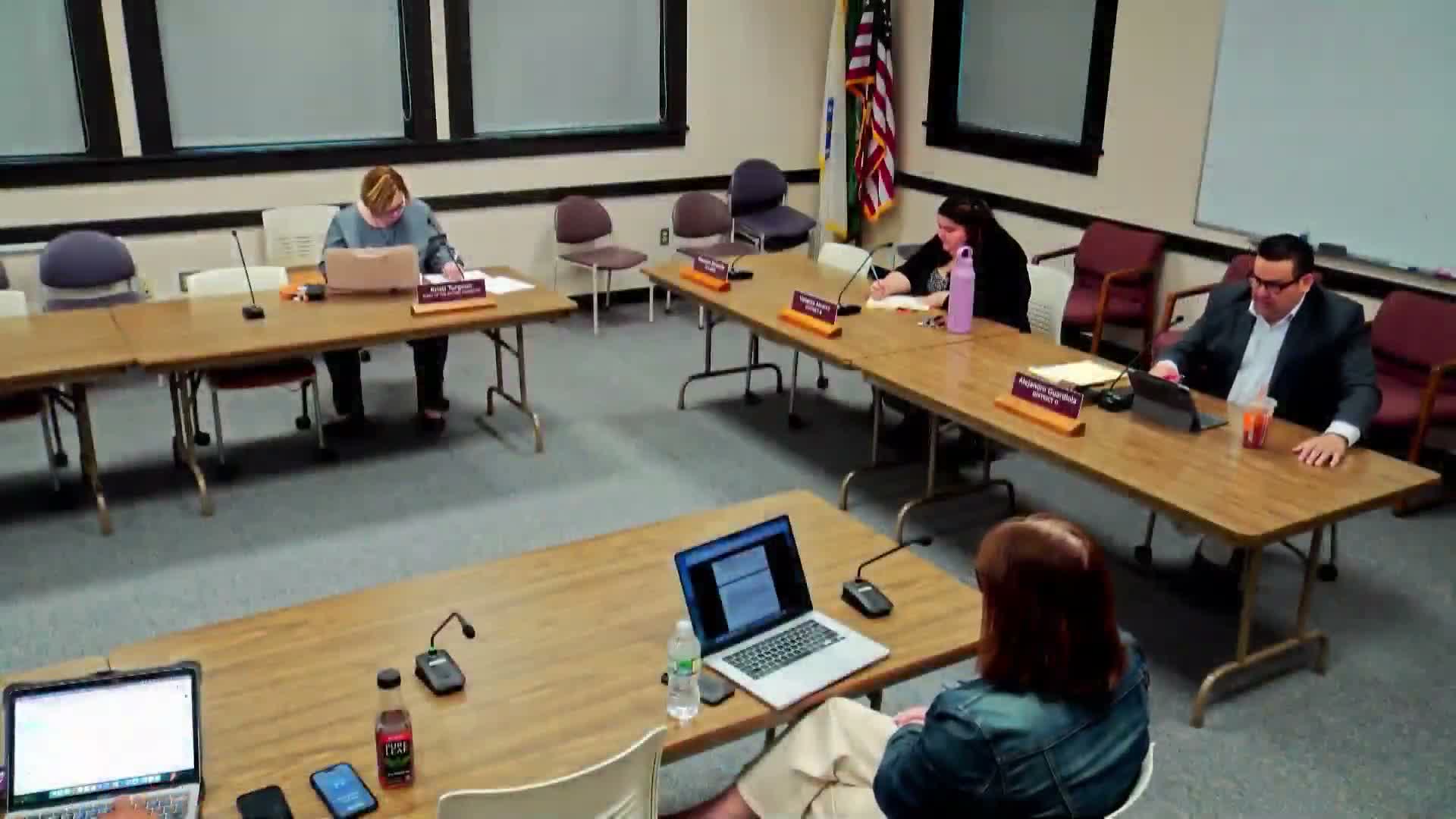 Committee reviews Head Start report, hears that eligibility is capped for expansion beyond federal limits