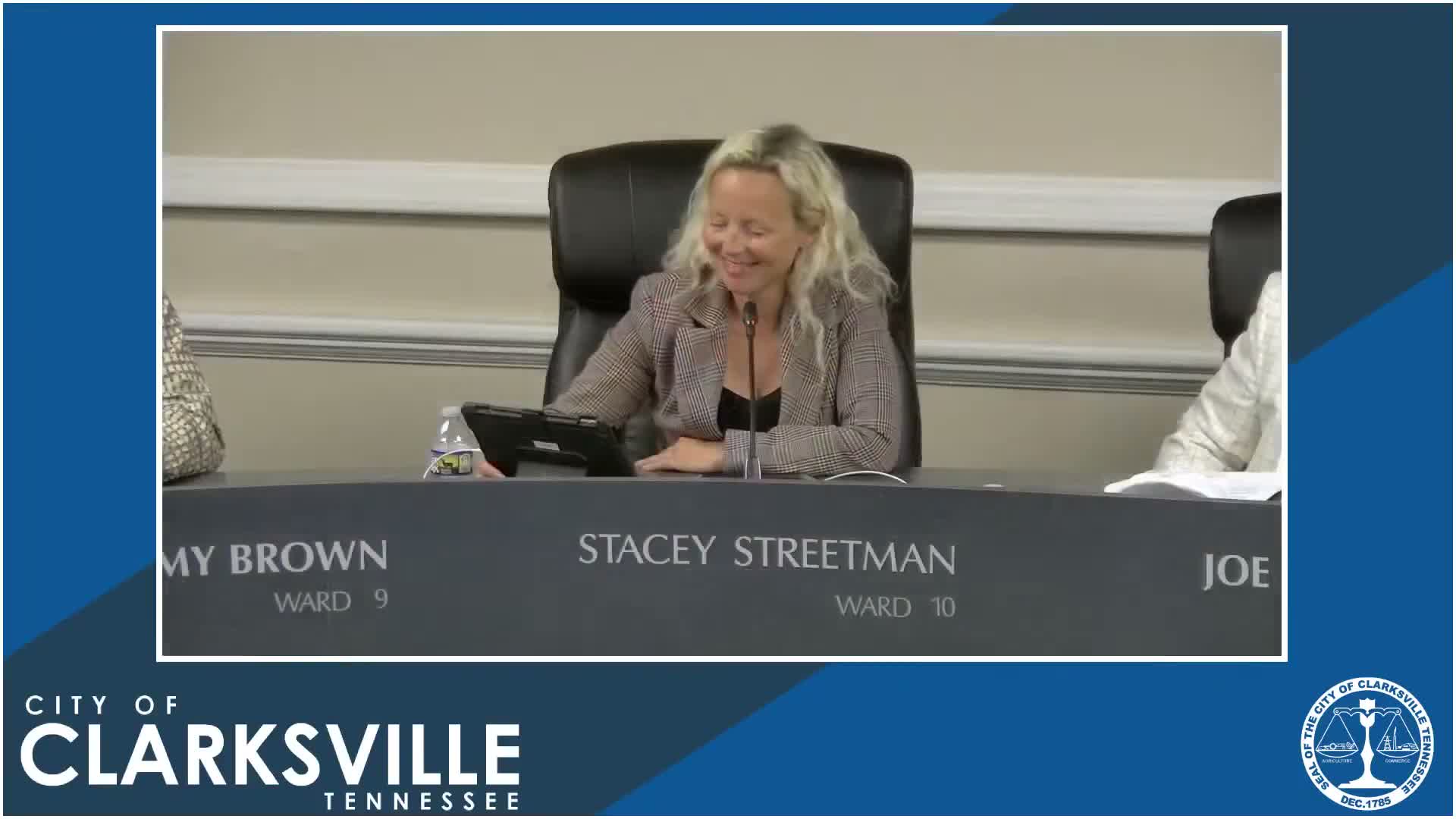 Council approves first reading of sprinkler requirement for stacked duplexes after safety–cost debate