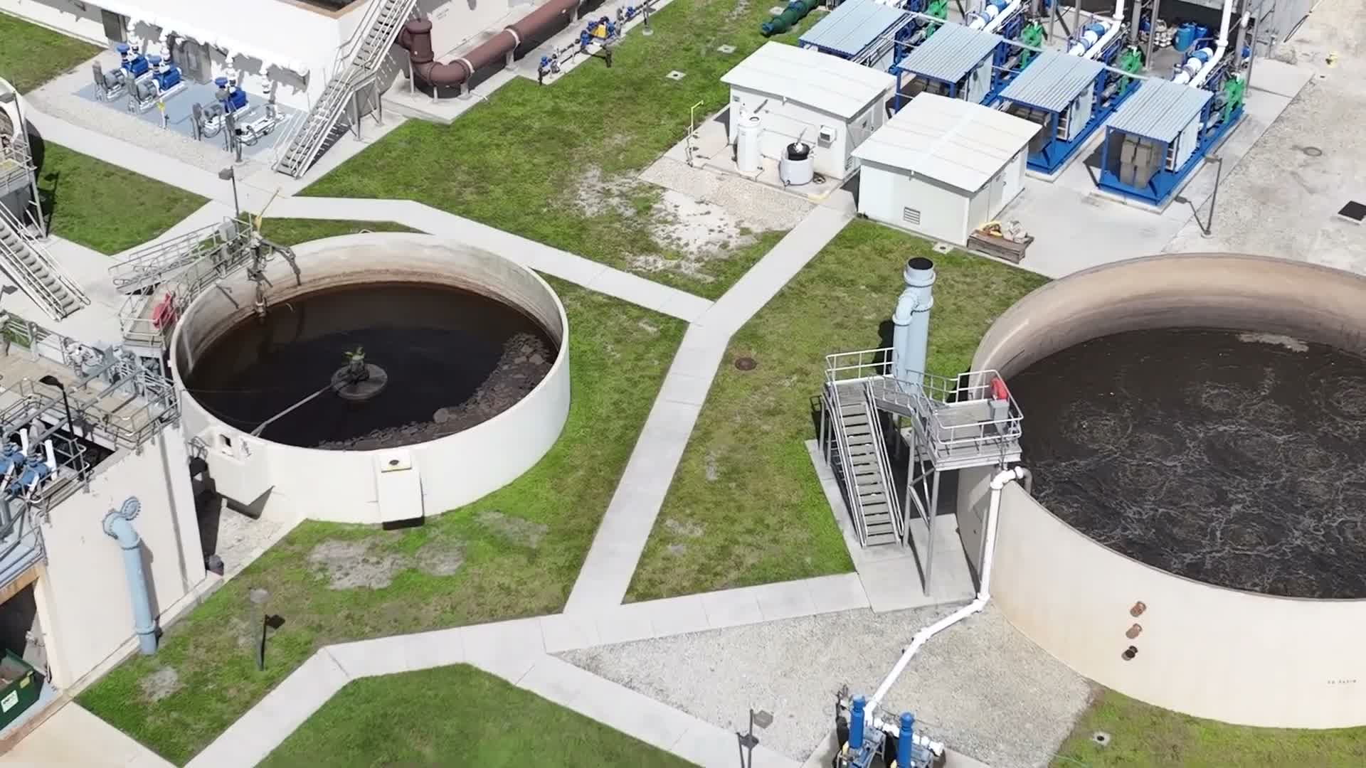 Agency officials explain reclaimed-water process at Rotunda treatment plant