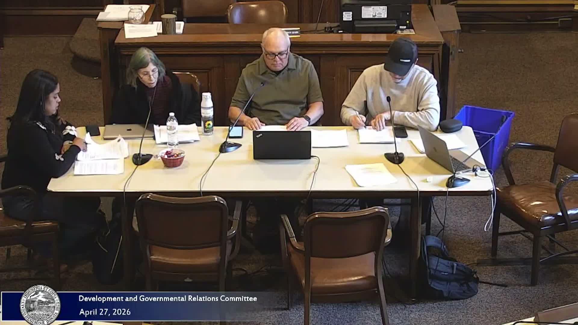 Committee approves special permit to rebuild rear egresses at Wright's Block, will forward to full council