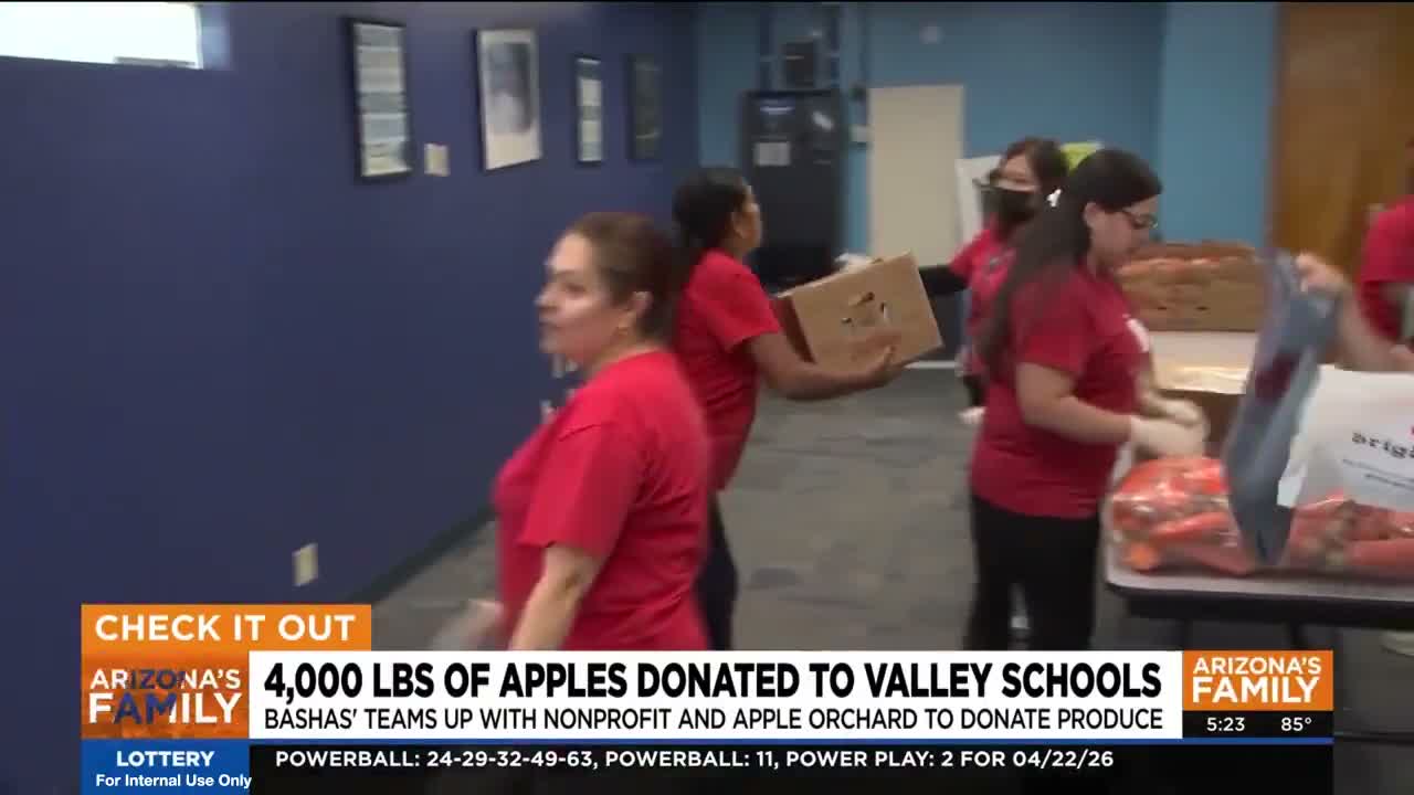 BASHES, partners deliver about 4,000 pounds of apples to Cartwright Elementary District schools