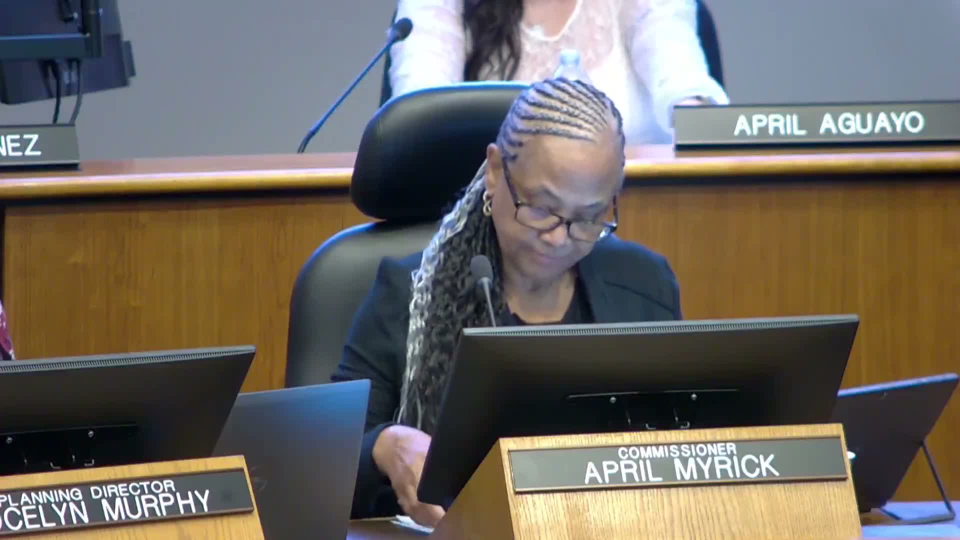 Irving planning commission approves minutes, sends MacArthur Marketplace to council and postpones several city cases
