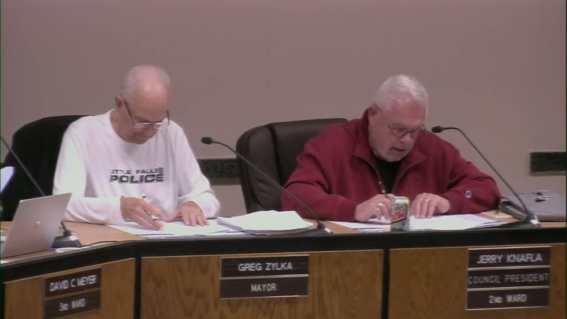 Little Falls council adopts generative AI policy, updates grant threshold and EDA rules