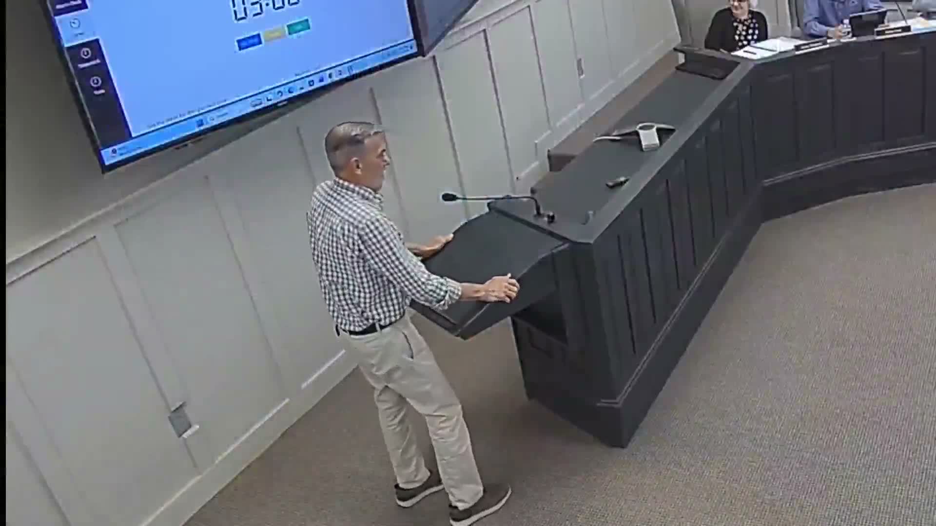 Colleton County council holds first reading of moratorium on data-center approvals after residents raise water-use concerns