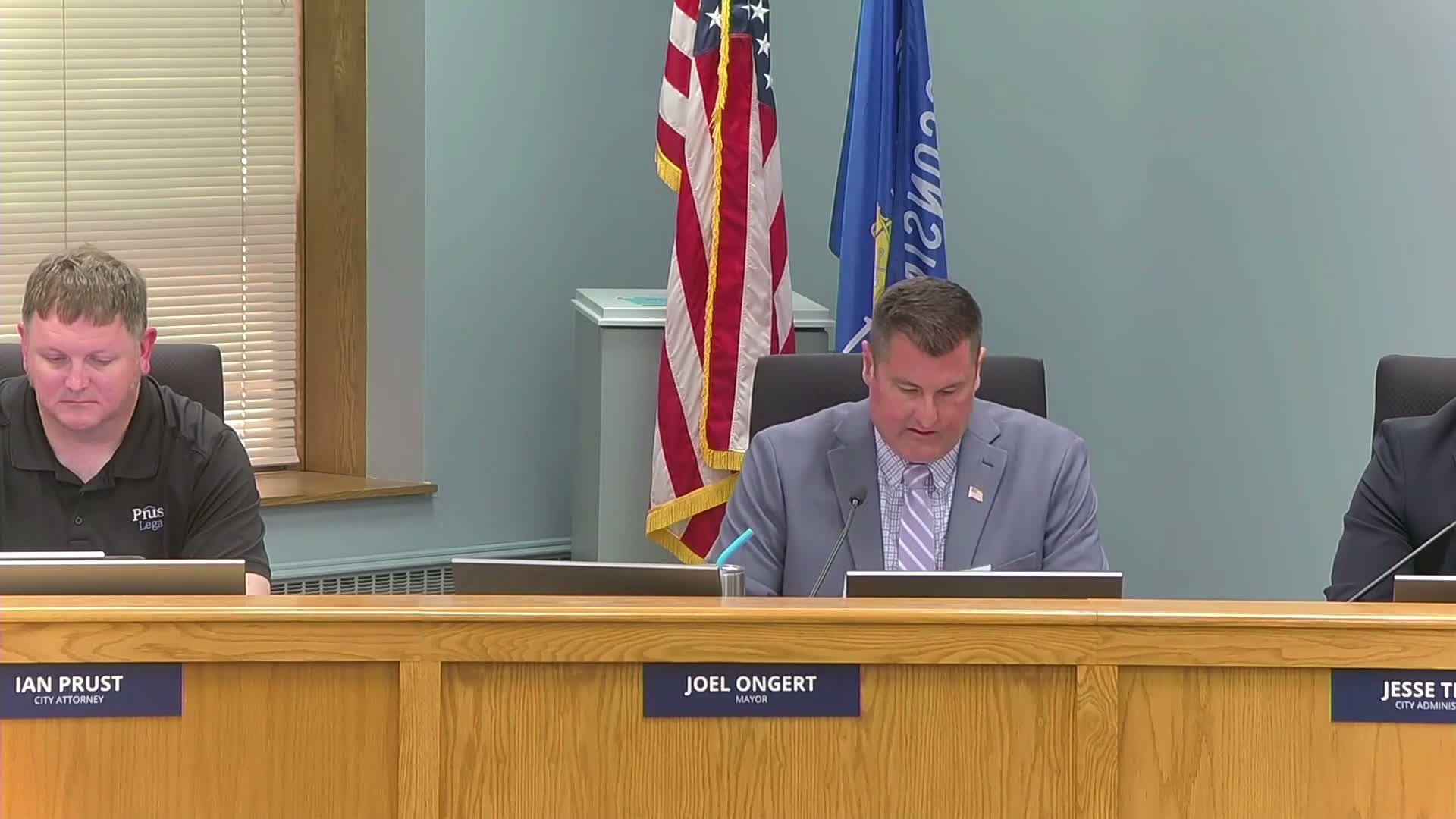 Council approves comprehensive‑plan amendment, rezoning and PUD for 72.3‑acre South Main/West Rusco development