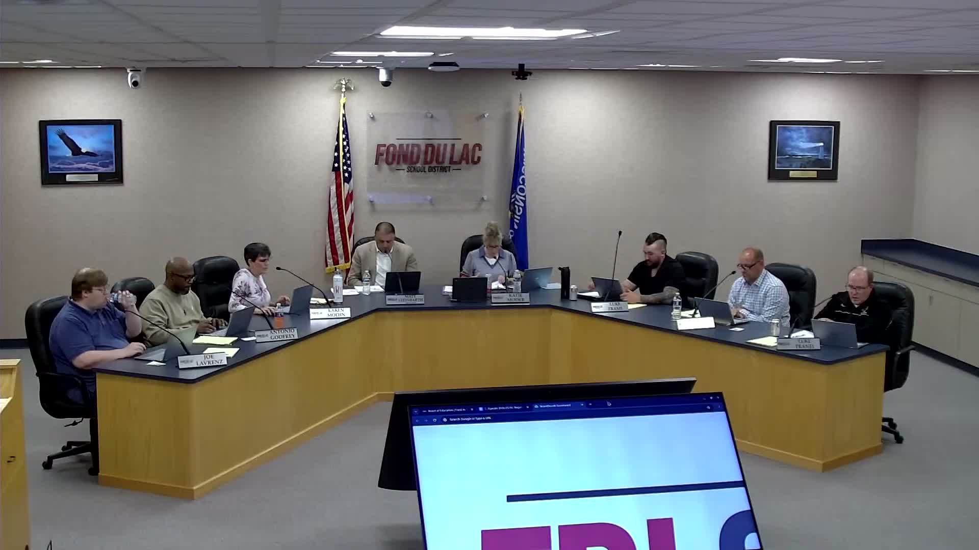 Fond du Lac board coalesces on 2.5-minute public-comment limit, sends policy for first reading