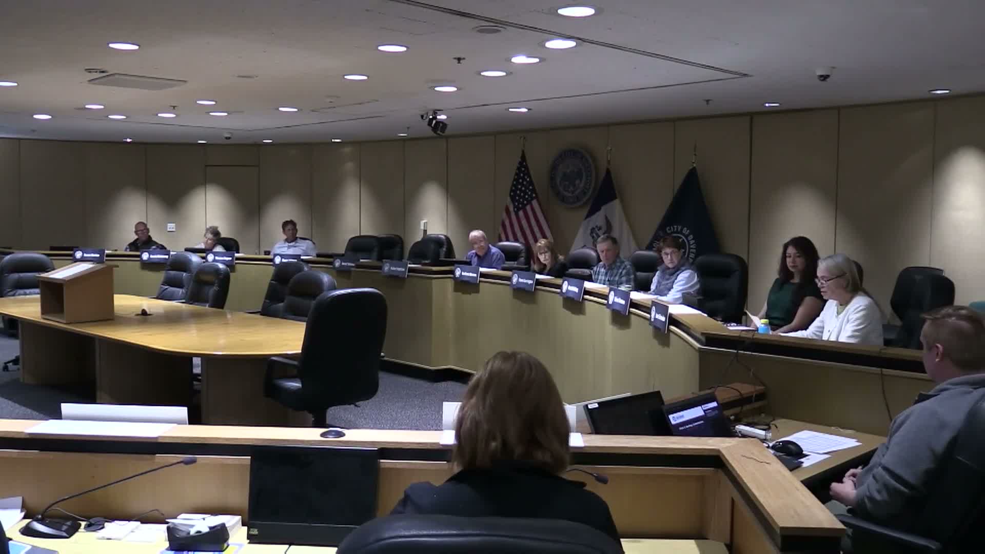 Commissioners clear rezoning for one‑chair nail salon at 1703 North Division