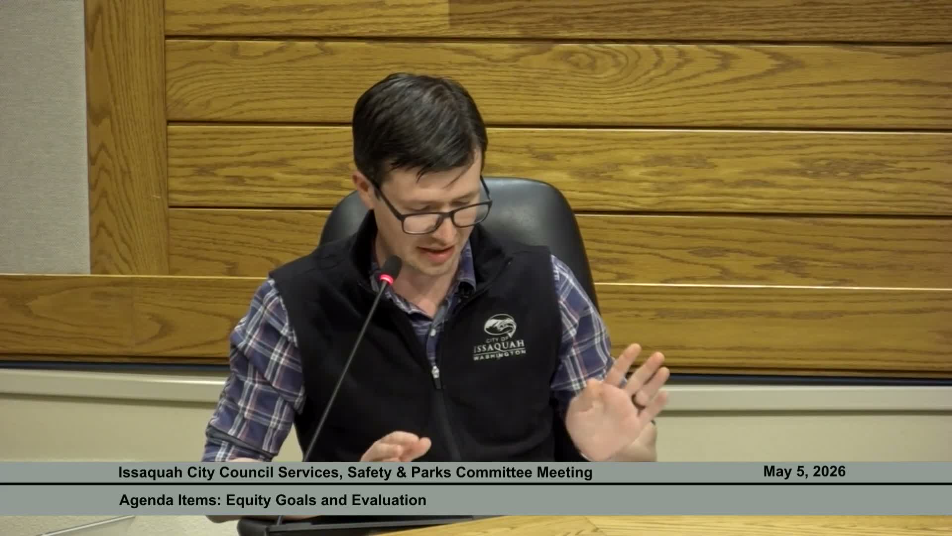 Issaquah staff recommend renewing 8¢ park bond; present $23–24M package and higher-rate options