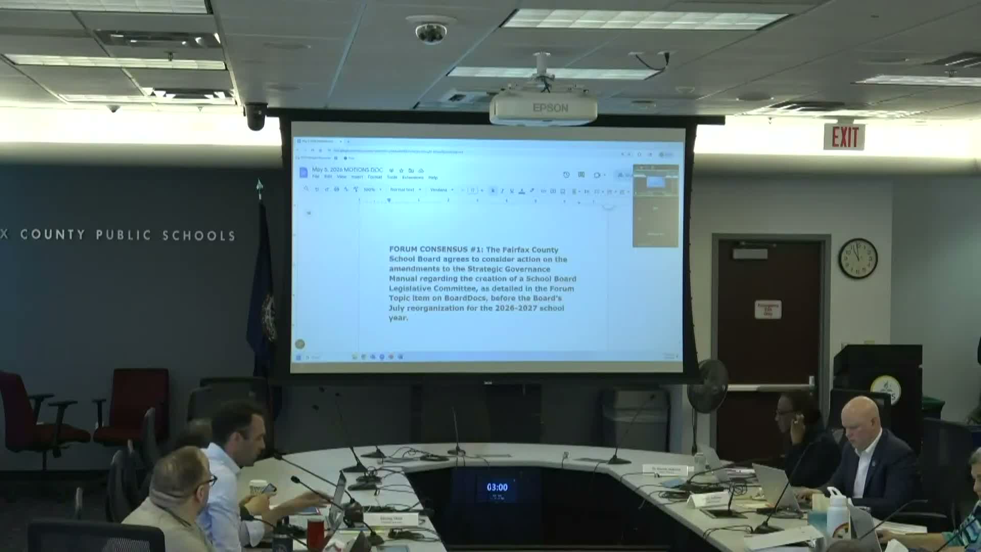 Board directs superintendent to form public Educational Technology Review Committee