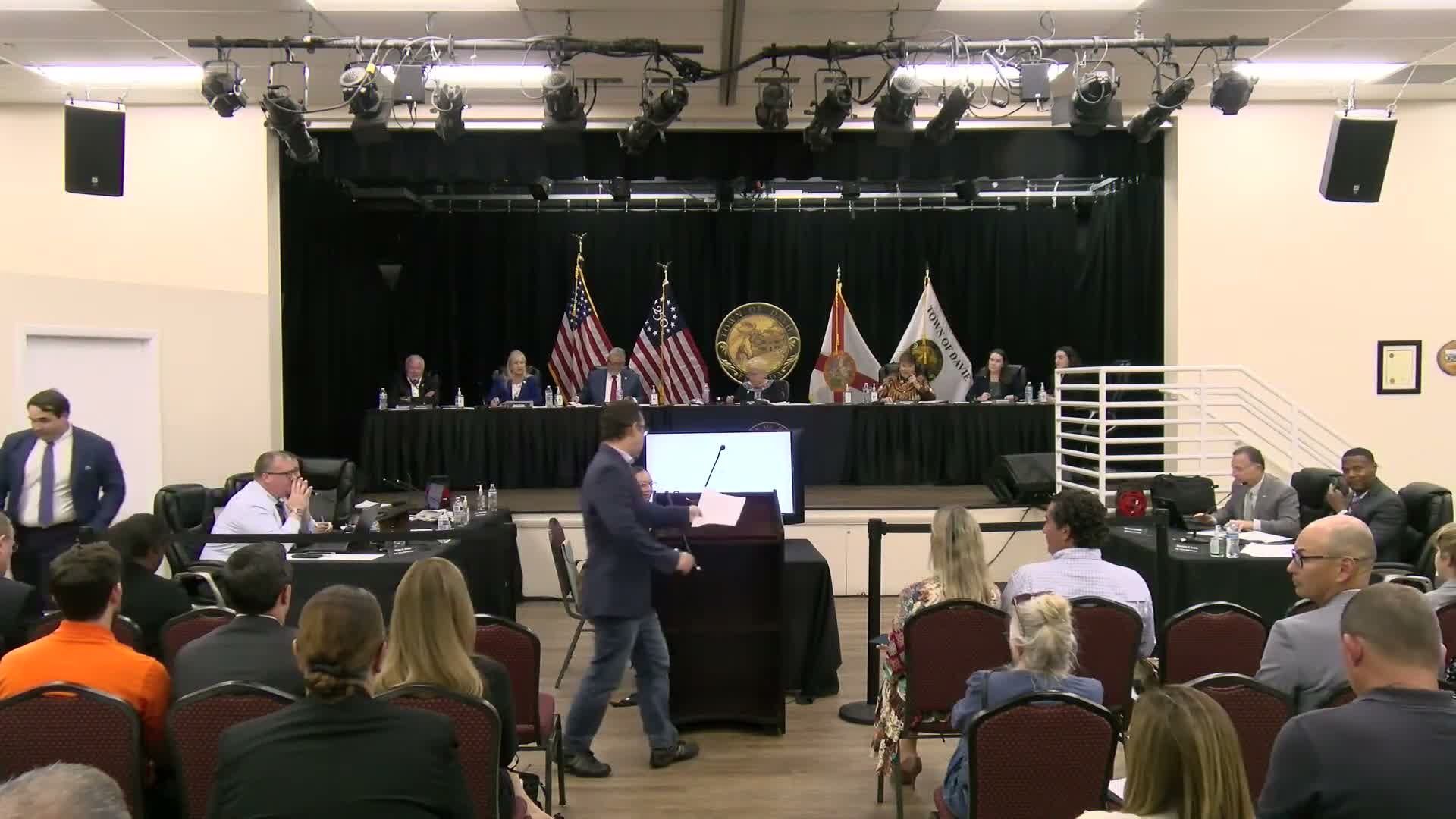 School‑board candidate urges Davie to coordinate with Broward County on school capacity