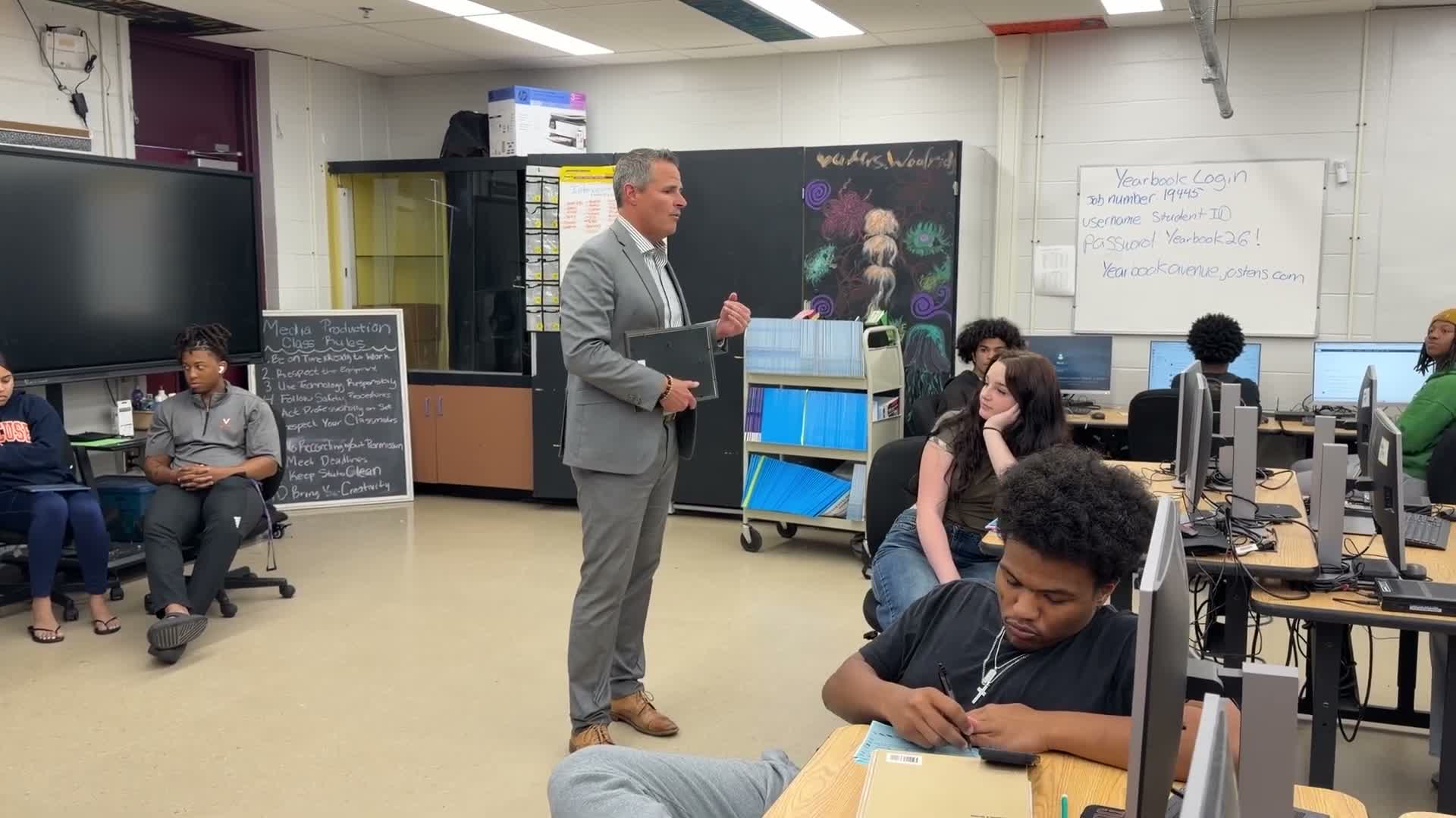 Hillsborough superintendent awards Florida Prepaid scholarship to student ahead of graduations