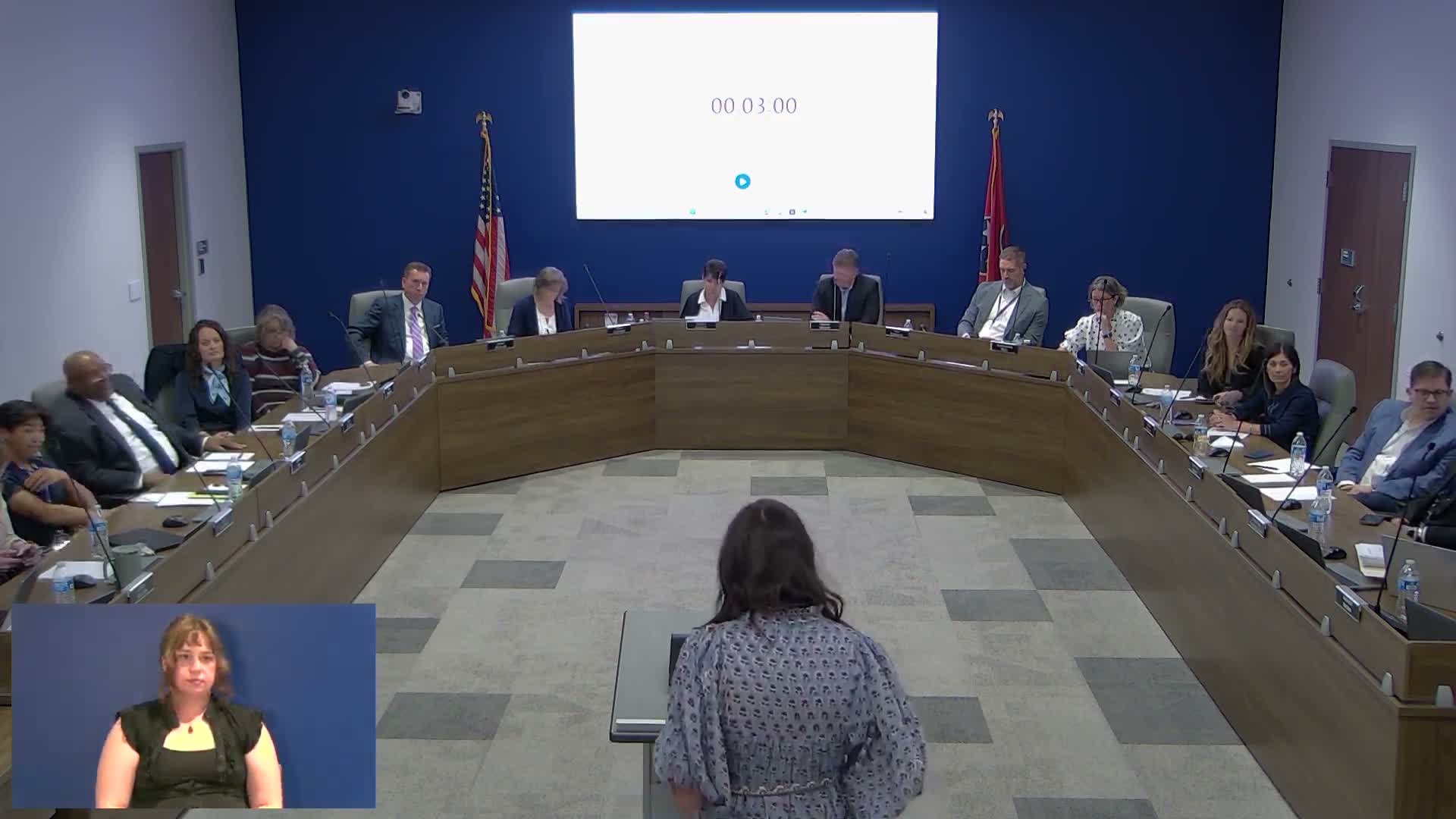 Parents, teachers urge Knox County Schools to limit screen time and rethink 1‑to‑1 device use