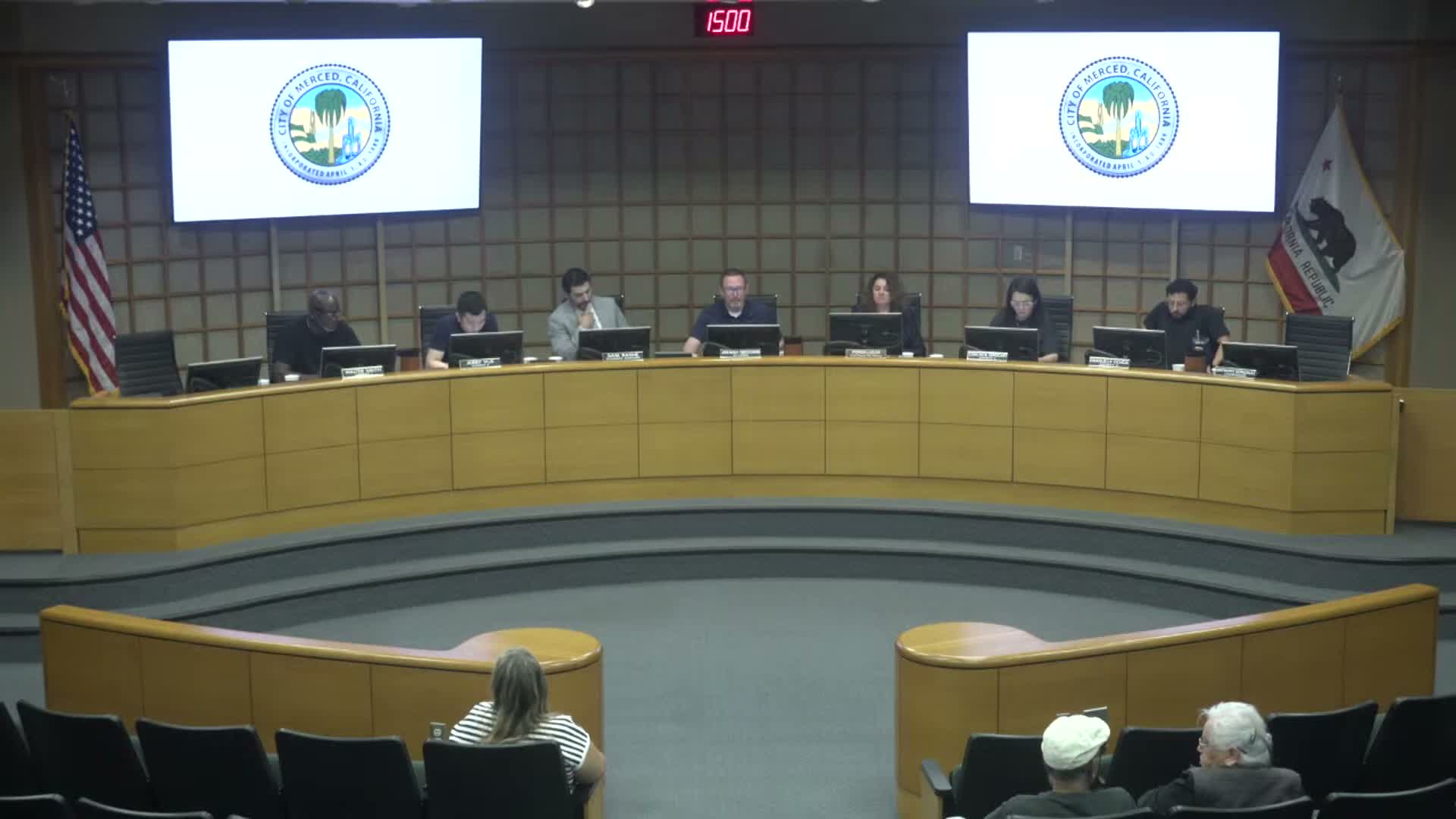 Merced Planning Commission approves two food-truck site permits and asks staff to study moratorium