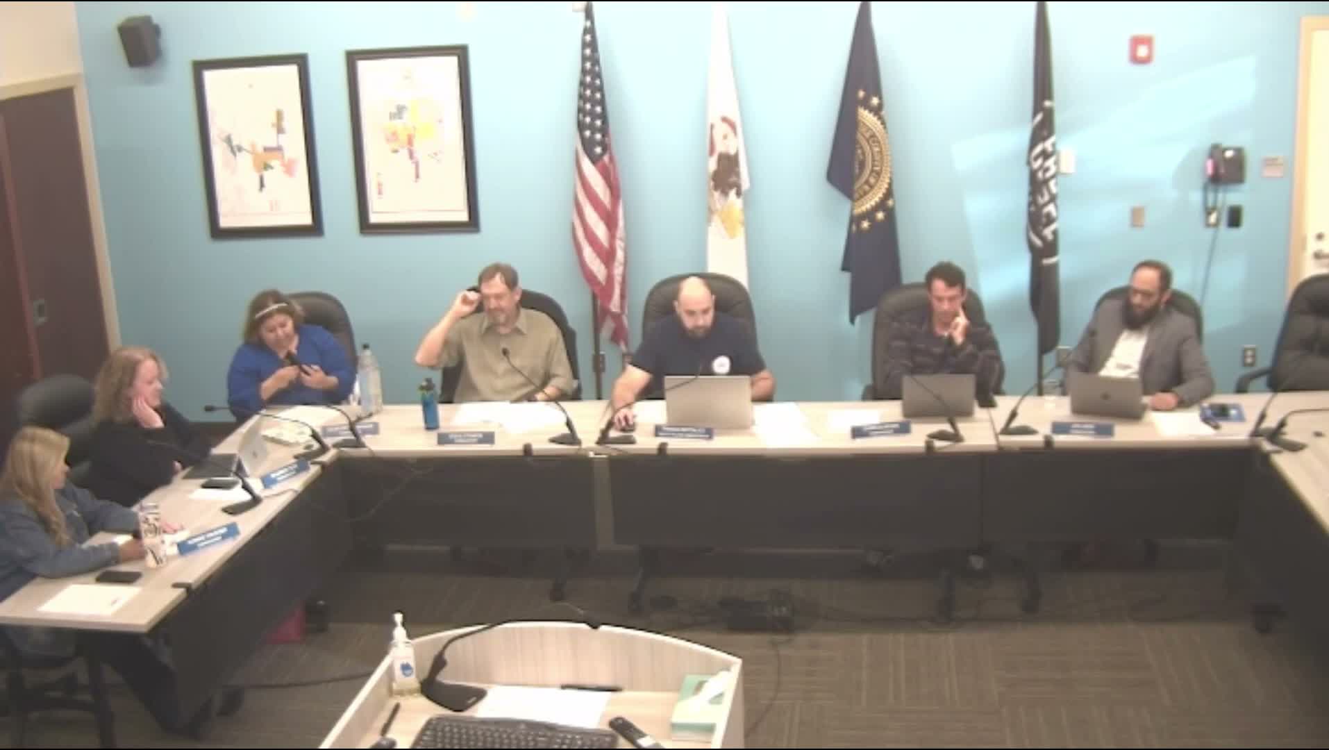 Commission recommends approval of wayfinding 'P' signs for East Dundee parking garage with font review