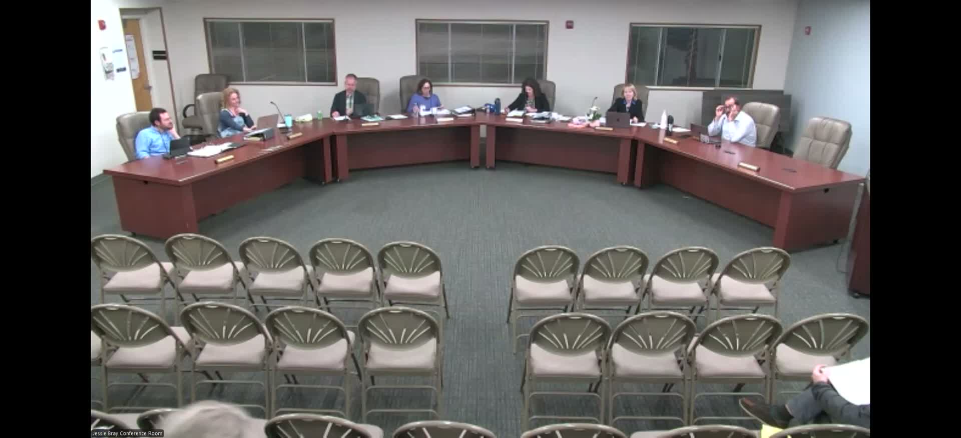 Public debate at PGUSD meeting spotlights concerns about screen time and AI in schools