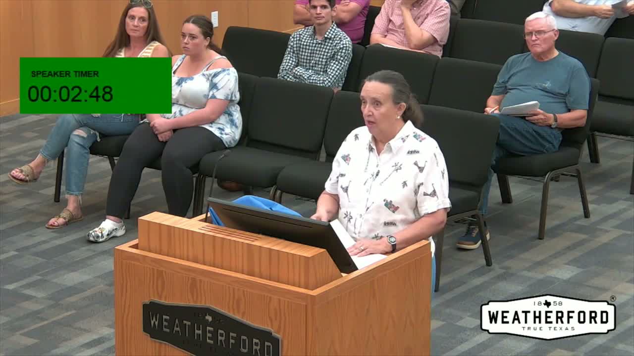 Resident urges four‑way stop at Oak and Alamo after crash near her home