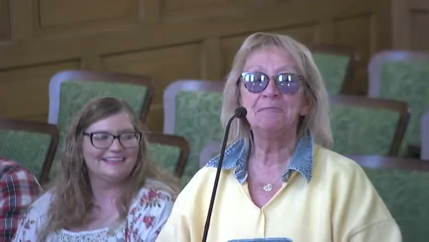 Residents press Bay City leaders over bridge traffic, potholes and a contested animal rescue