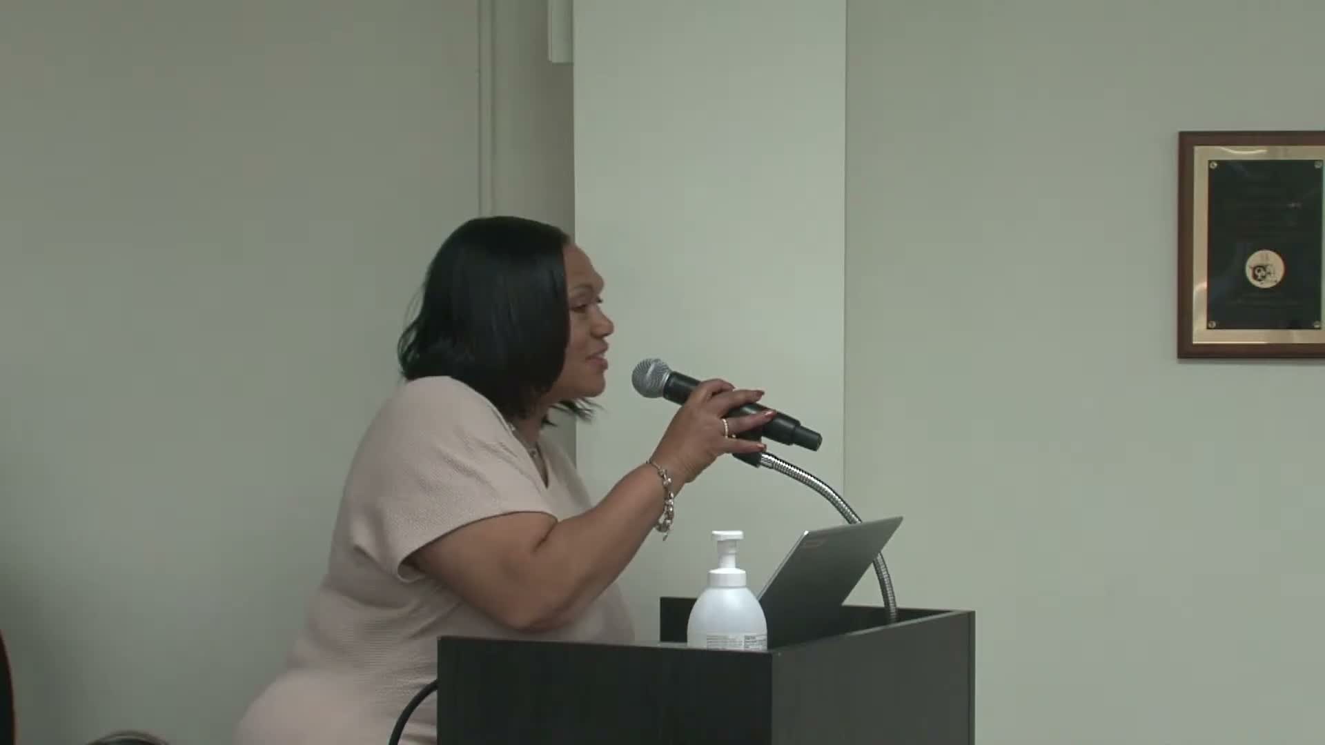 Students honored and summer programs promoted at Oak Park School District meeting