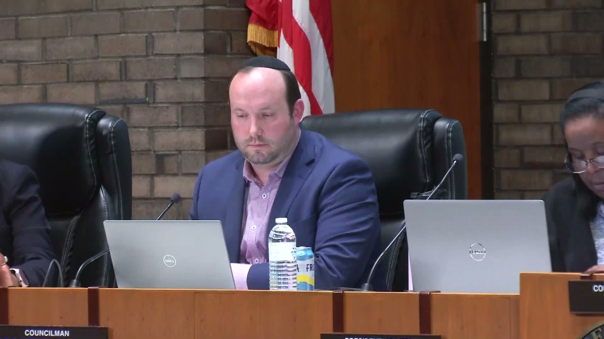 Southfield council adopts Freeway Park master plan, council and residents press for lighting and safety measures