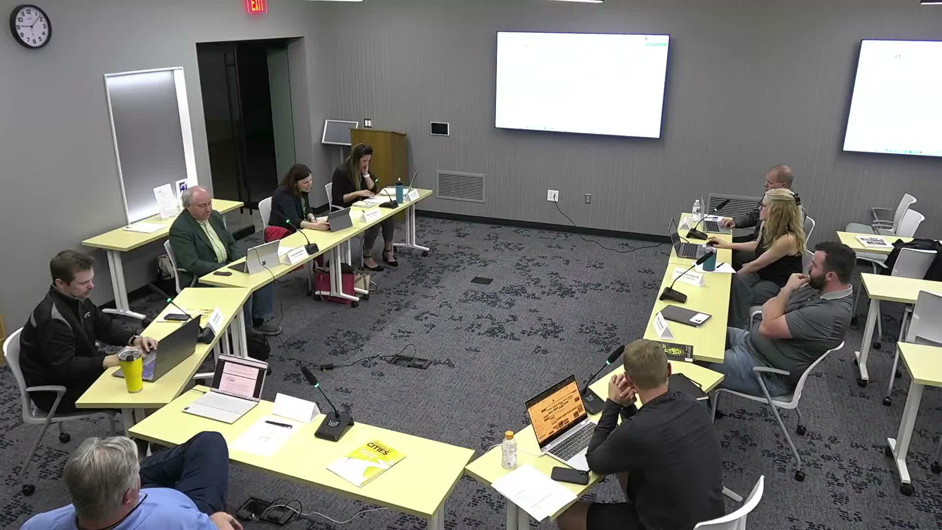 Council approves plan to pilot community art wall, discusses formalizing annual city celebration