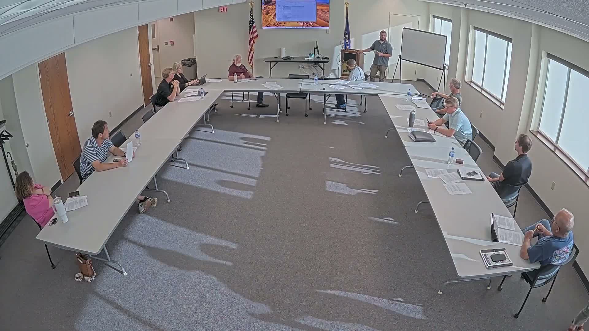 Council hears West 4th Street, water facility and motor-fuel bid updates